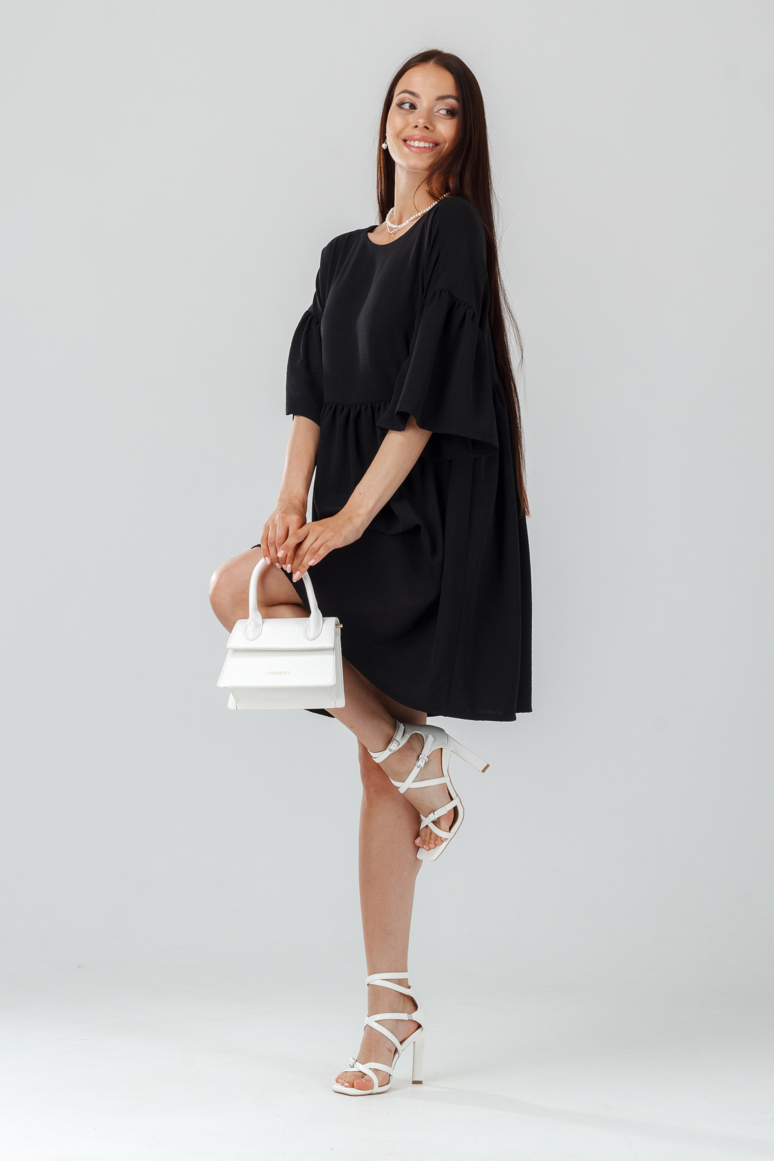 Платье — Вика. Фото для маркетплейсов в самых сочных локациях города Сочи