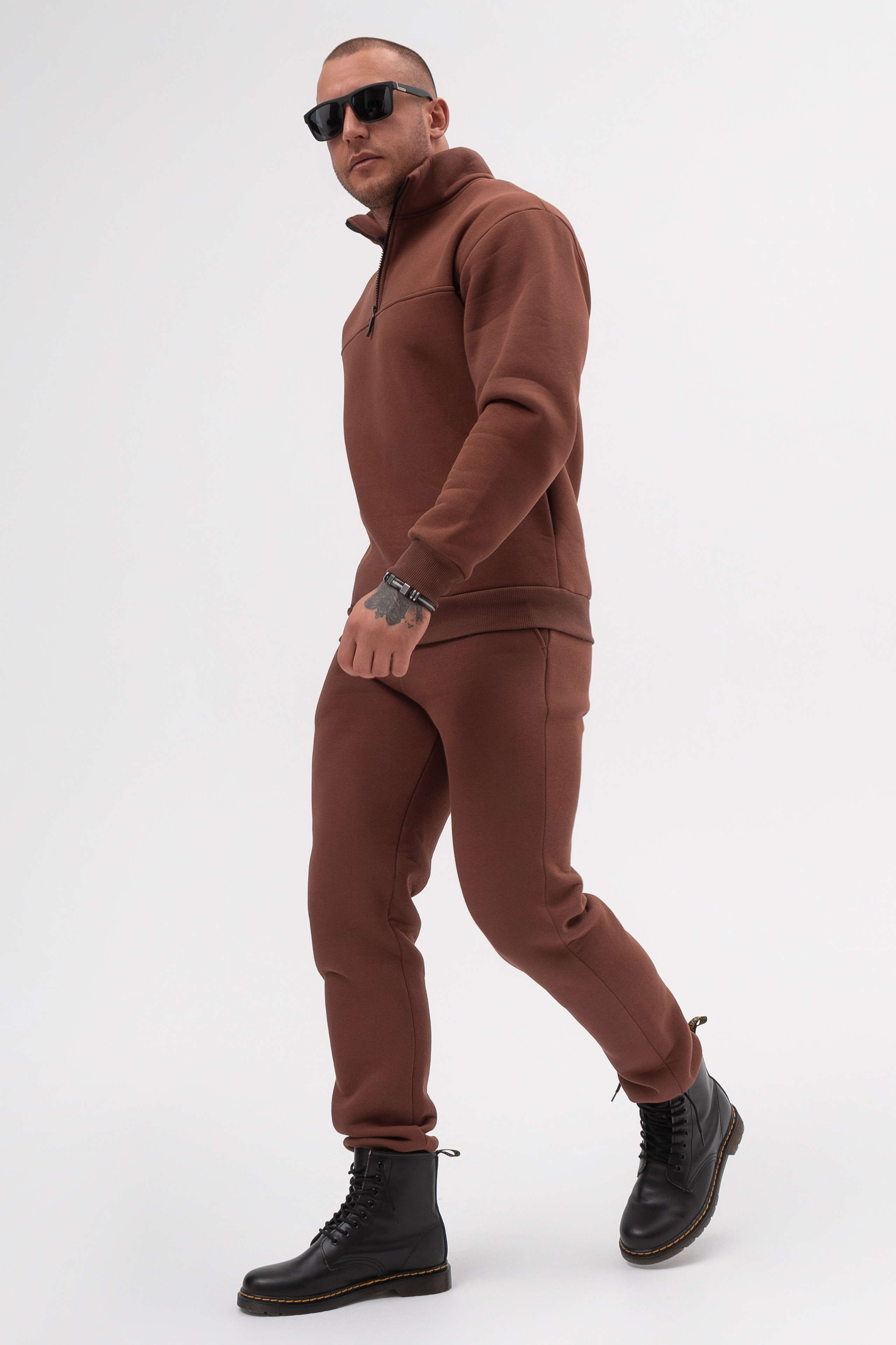 Флисовый костюм. Фото для маркетплейсов в самых сочных локациях города Сочи