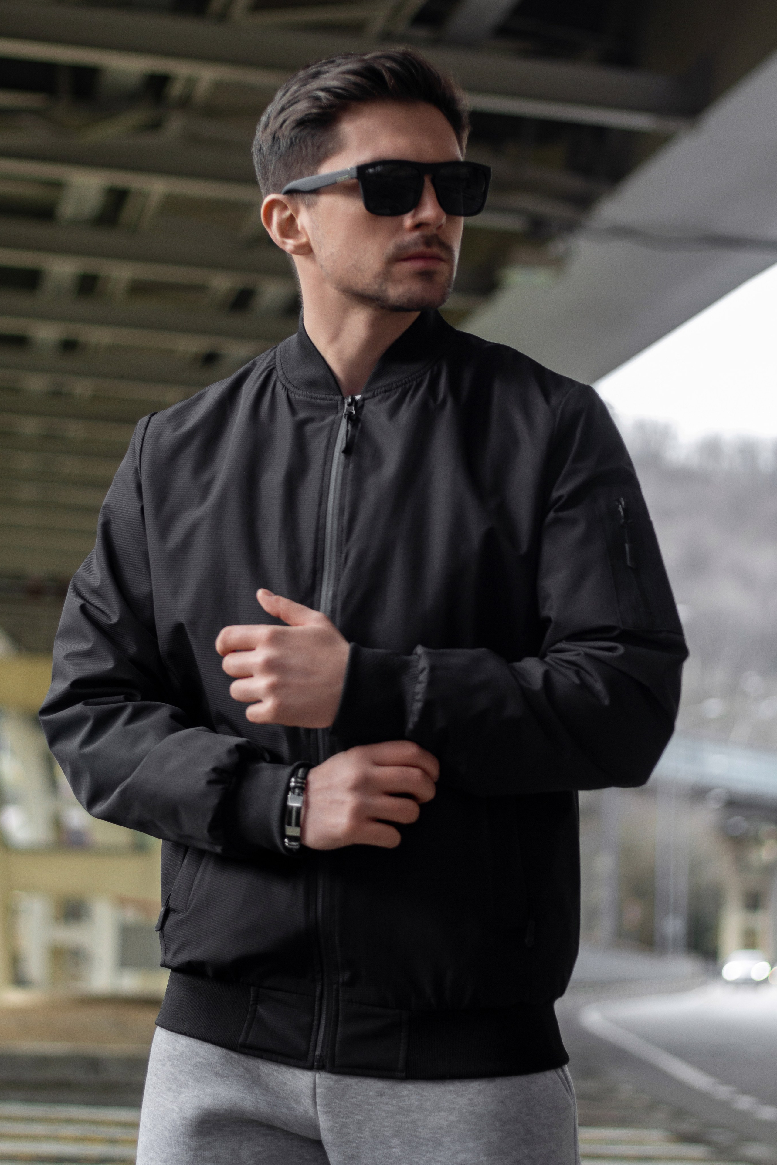 Бомбер. Фото для маркетплейсов в самых сочных локациях города Сочи