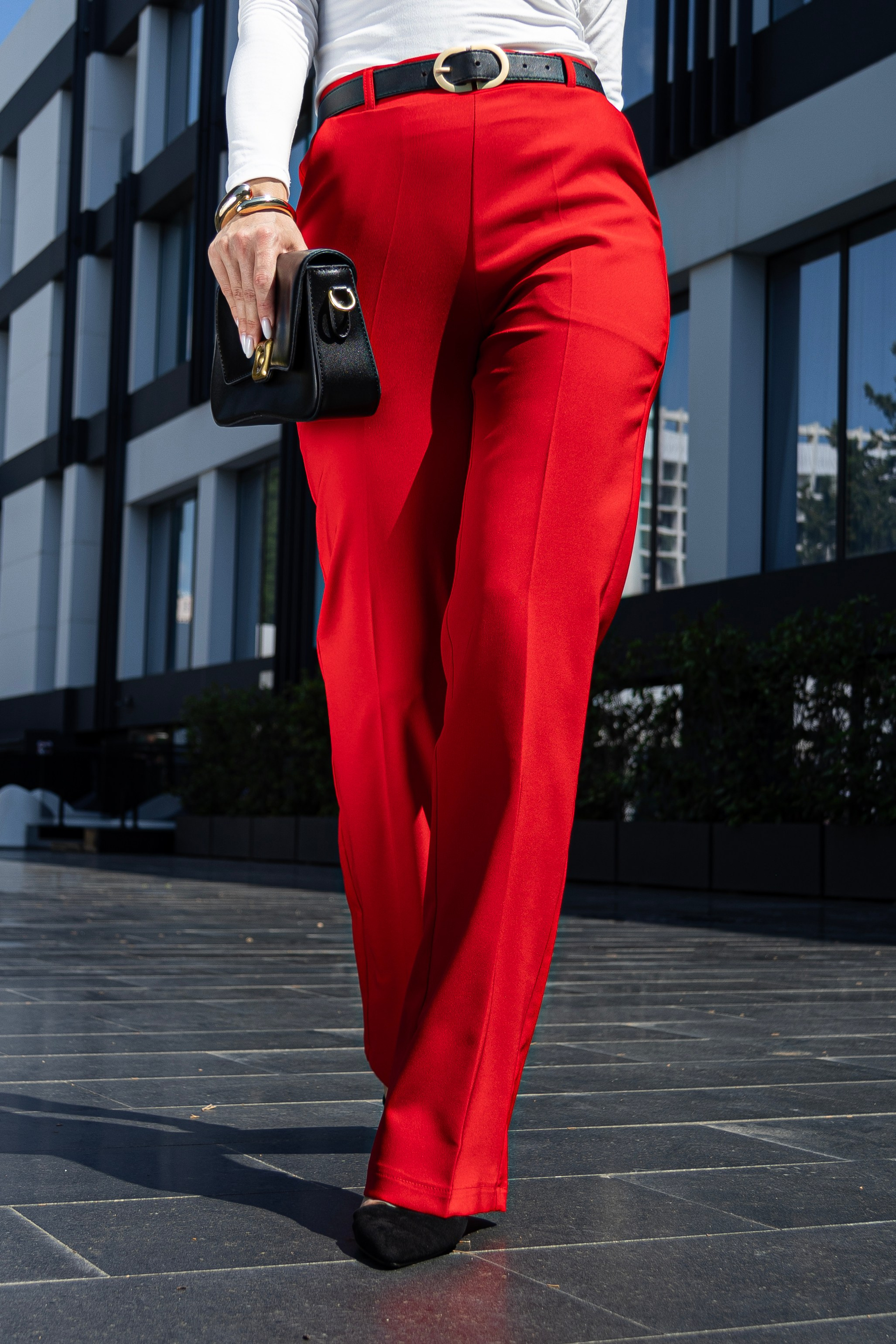 Брюки. Фото для маркетплейсов в самых сочных локациях города Сочи