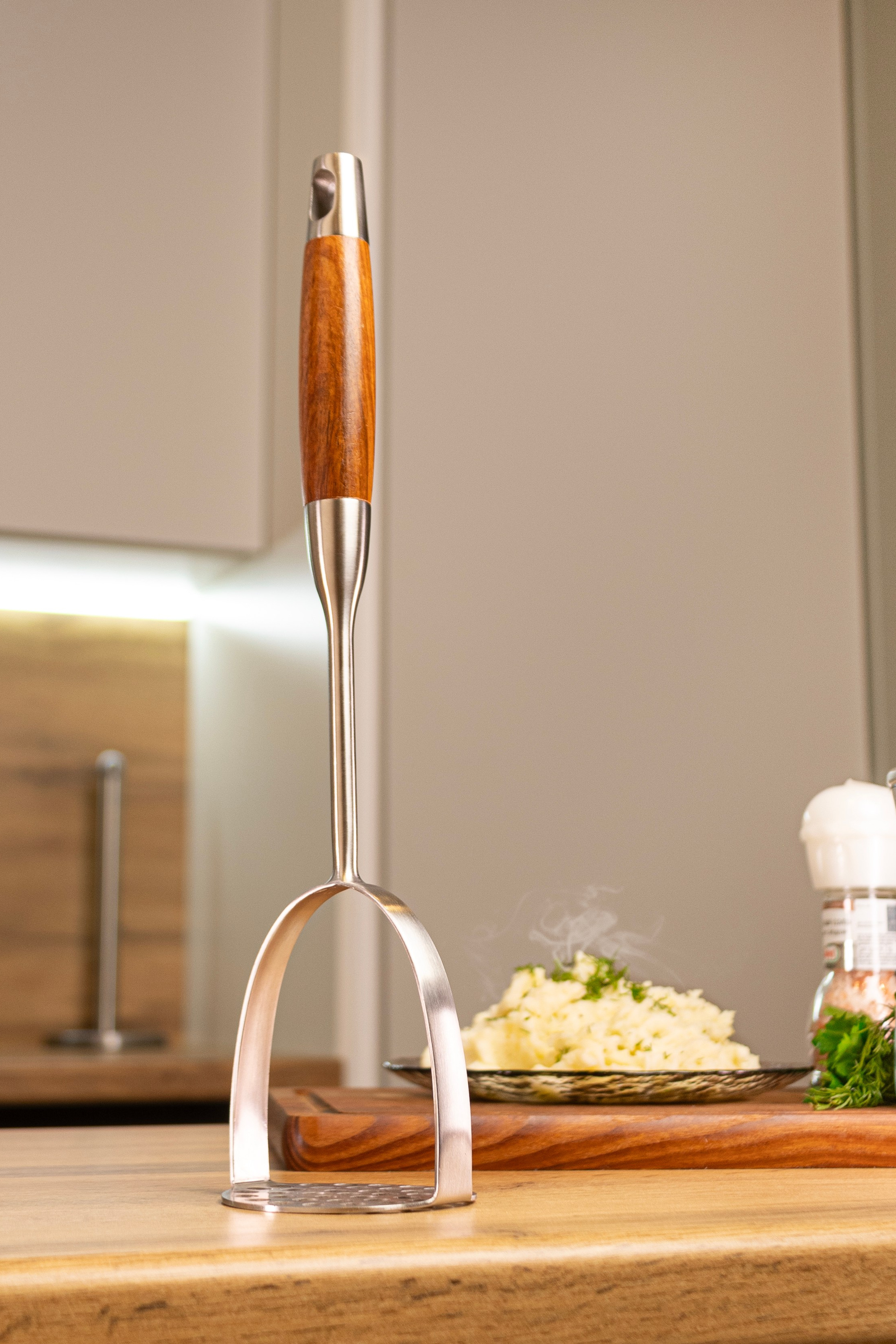 Толкушка. Фото для маркетплейсов в самых сочных локациях города Сочи