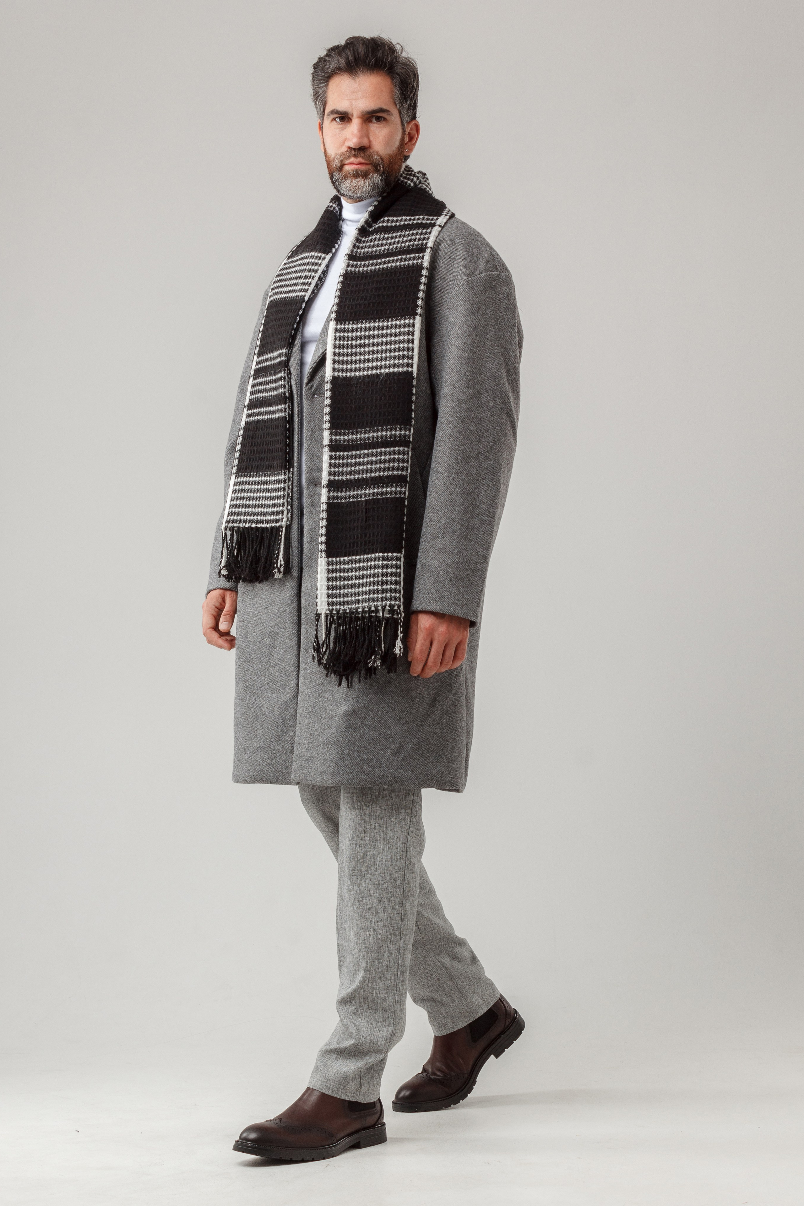 Шарфы — Никита. Фото для маркетплейсов в самых сочных локациях города Сочи