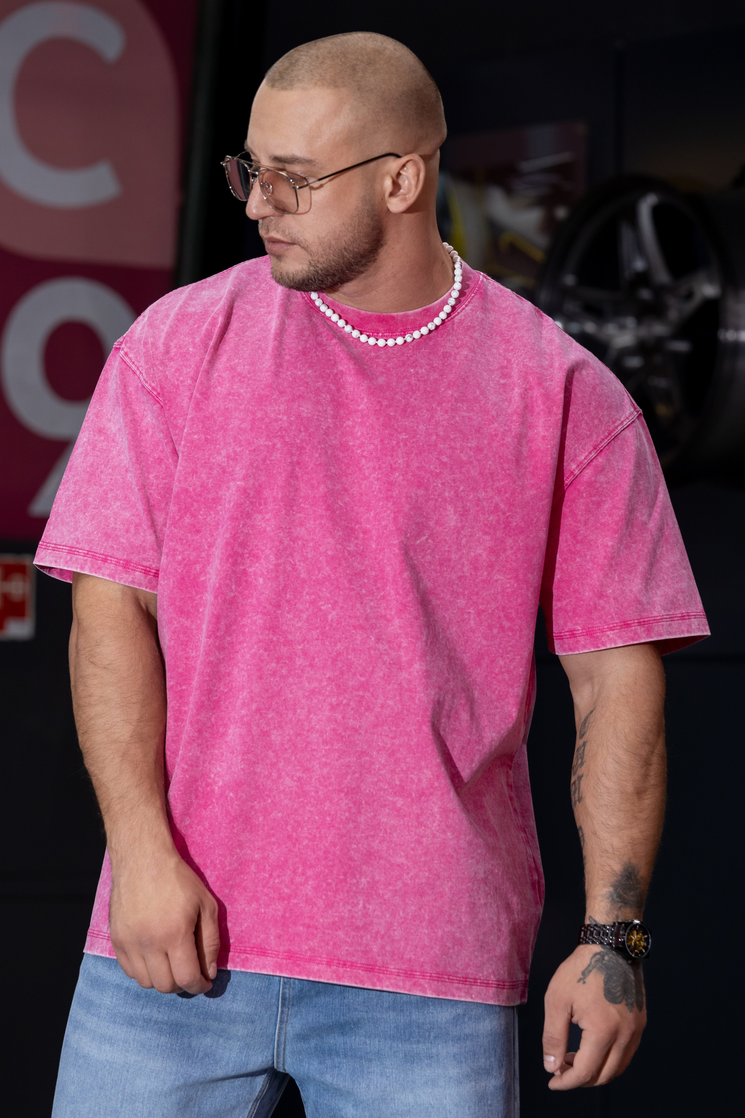 Футболка. Фото для маркетплейсов в самых сочных локациях города Сочи