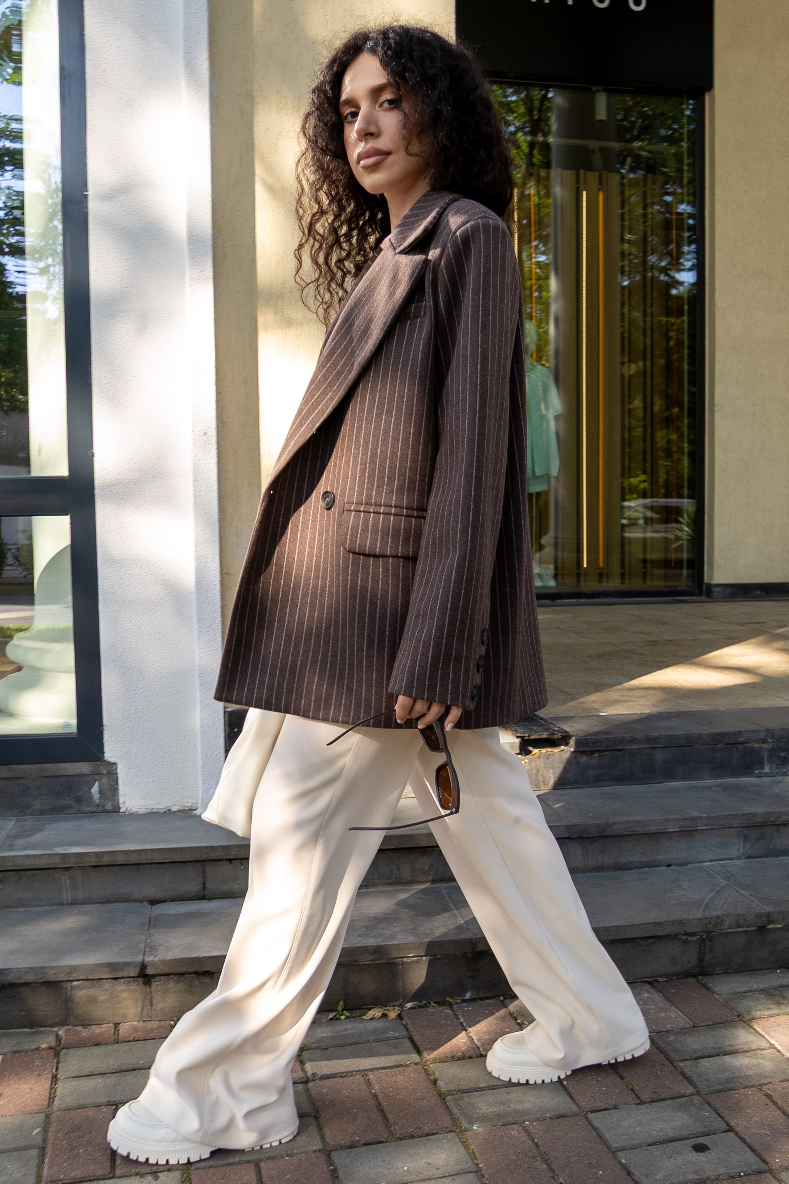 Пиджаки. Фото для маркетплейсов в самых сочных локациях города Сочи