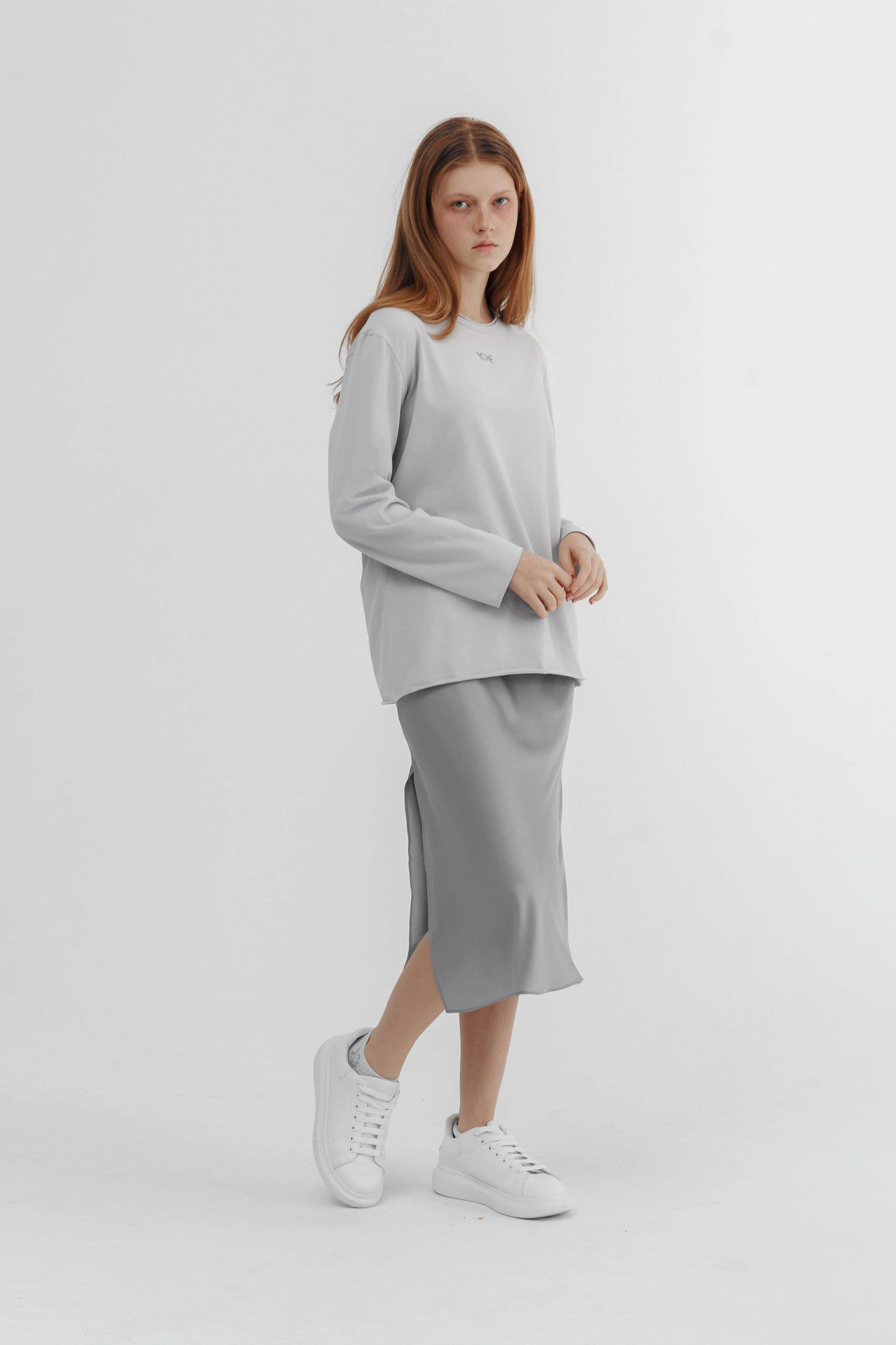 Лонгслив — Милана. Фото для маркетплейсов в самых сочных локациях города Сочи