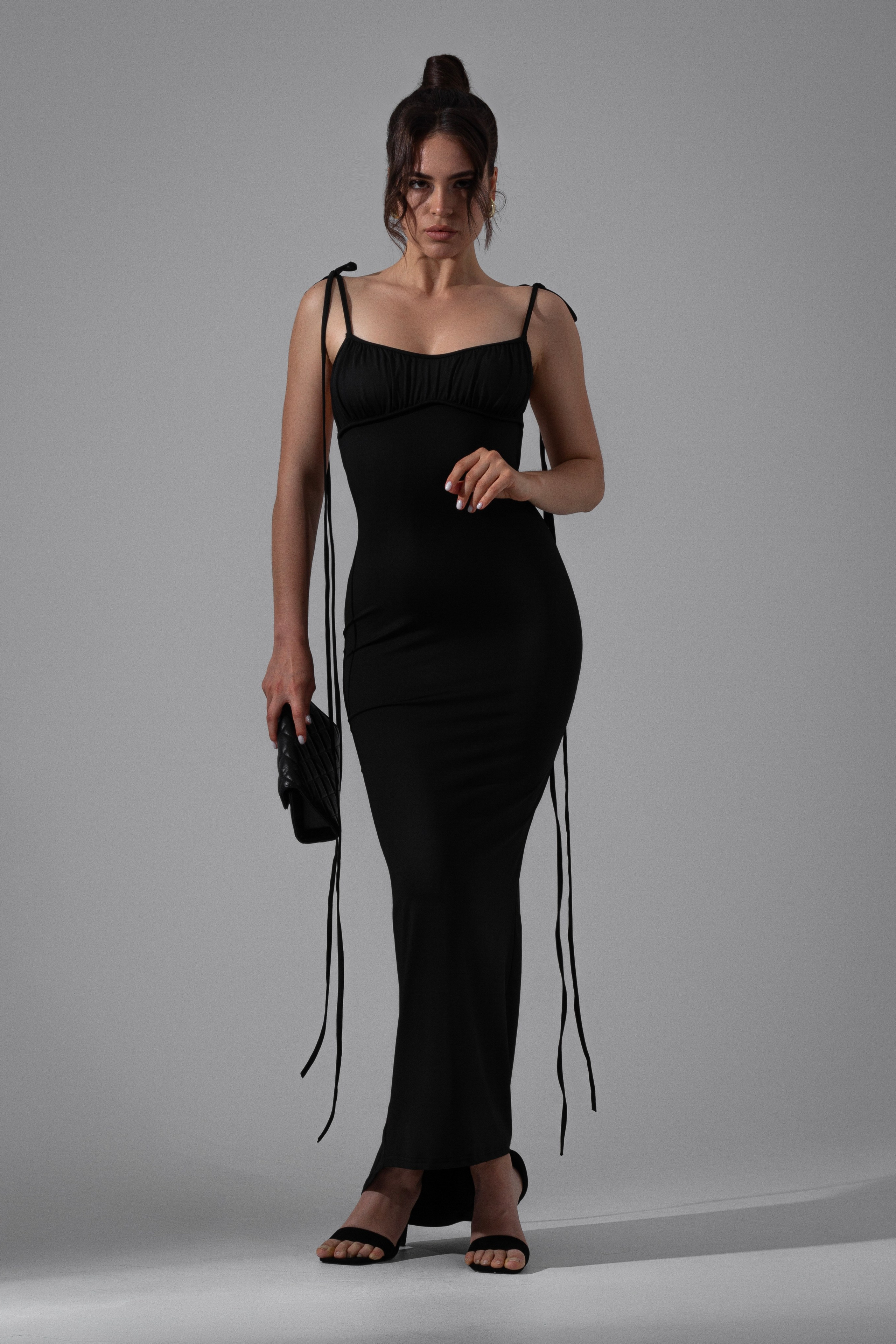 Платье — Лиза. Фото для маркетплейсов в самых сочных локациях города Сочи