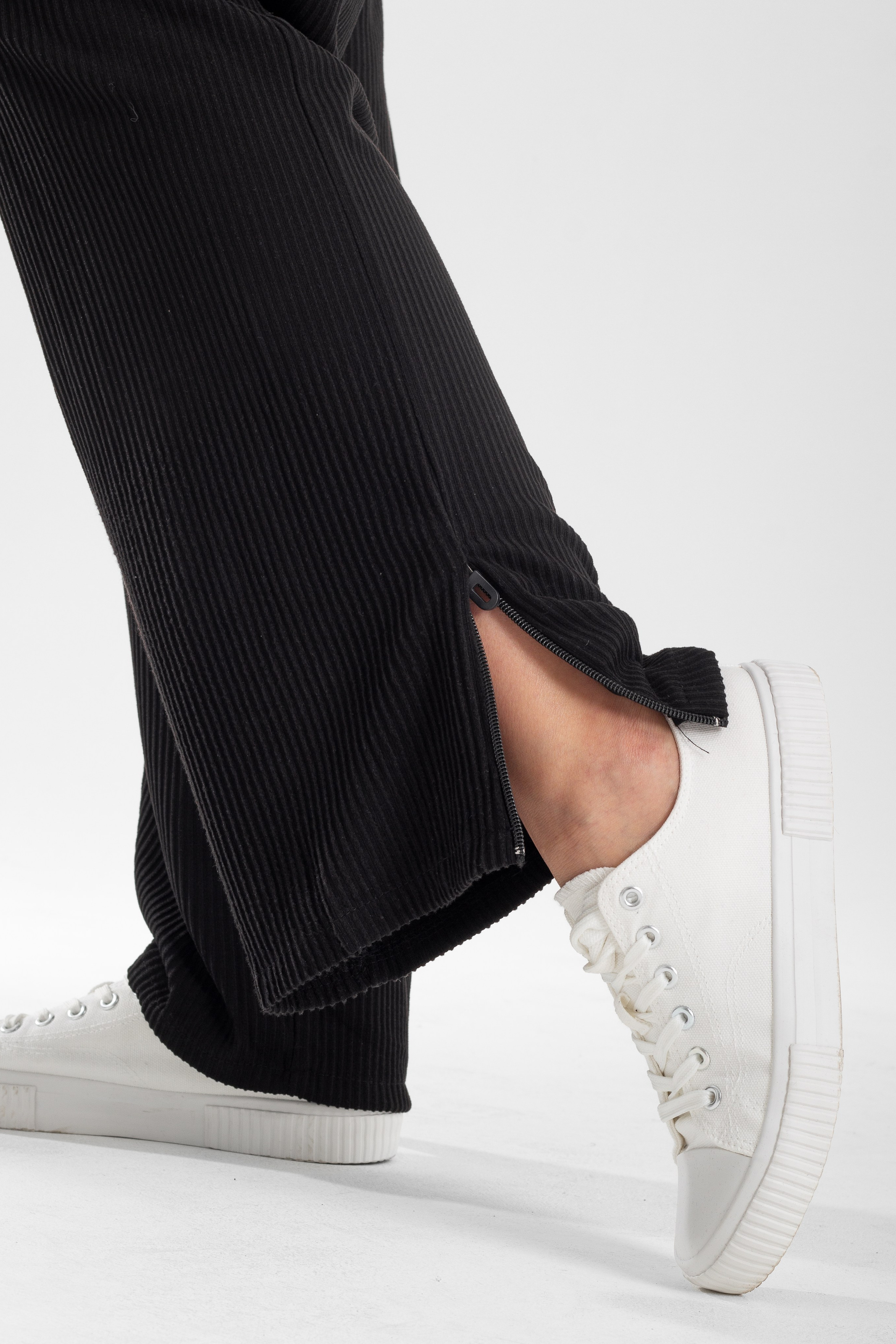 Костюм — Лиза В. Фото для маркетплейсов в самых сочных локациях города Сочи