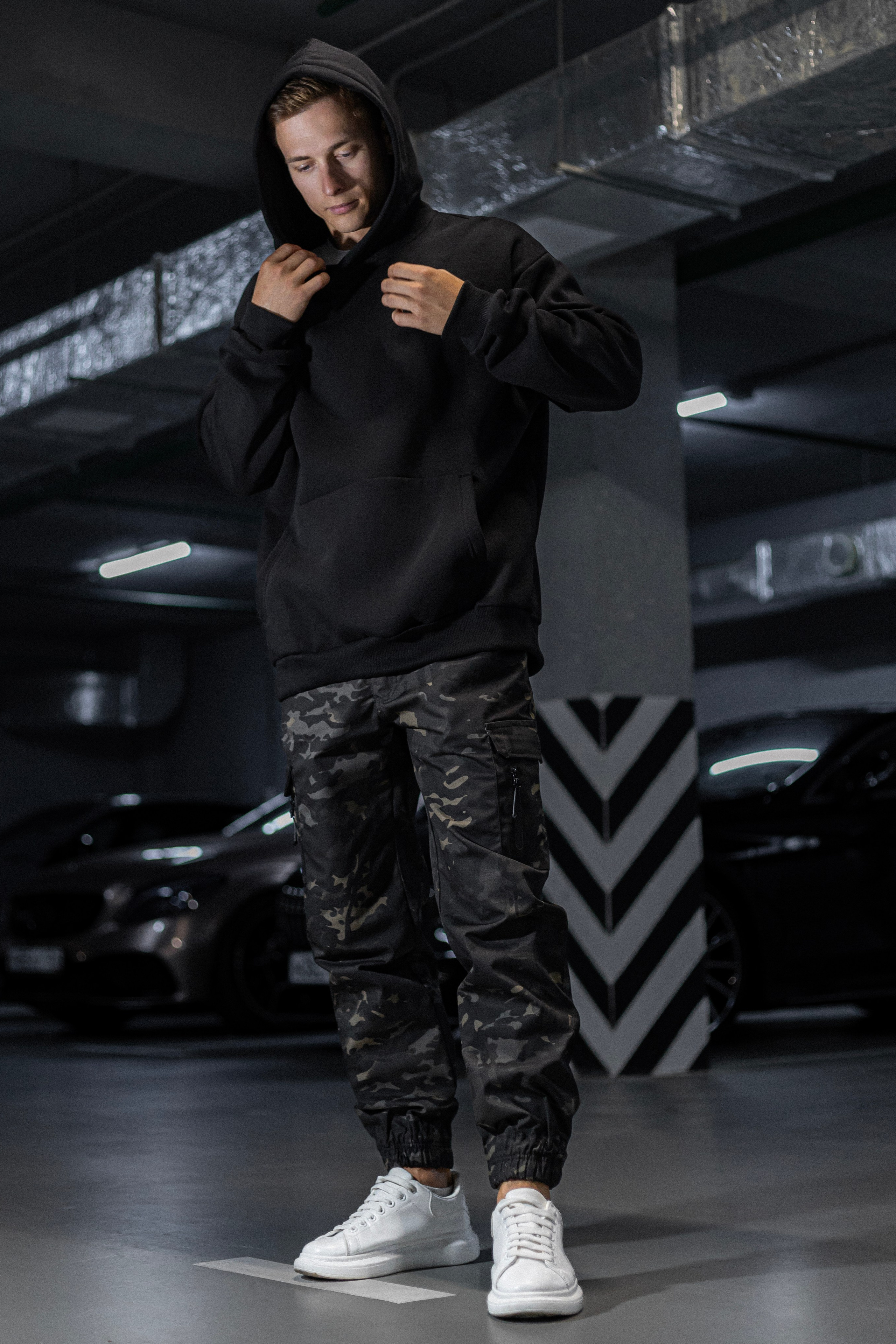 Николай. Стрит съемки для маркетплейсов в Сочи | ИИ контент | fashionprod