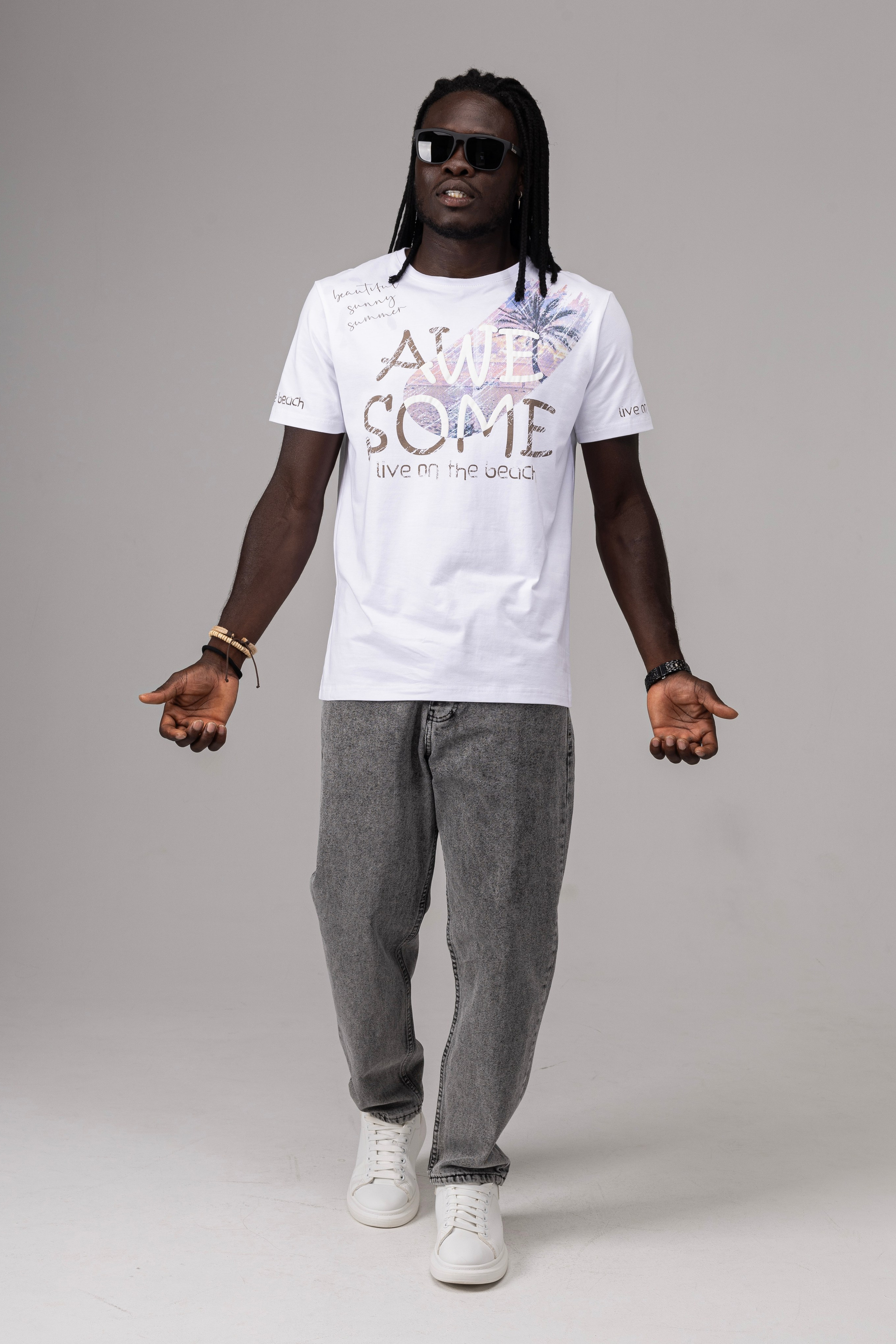 Футболки. Фото для маркетплейсов в самых сочных локациях города Сочи