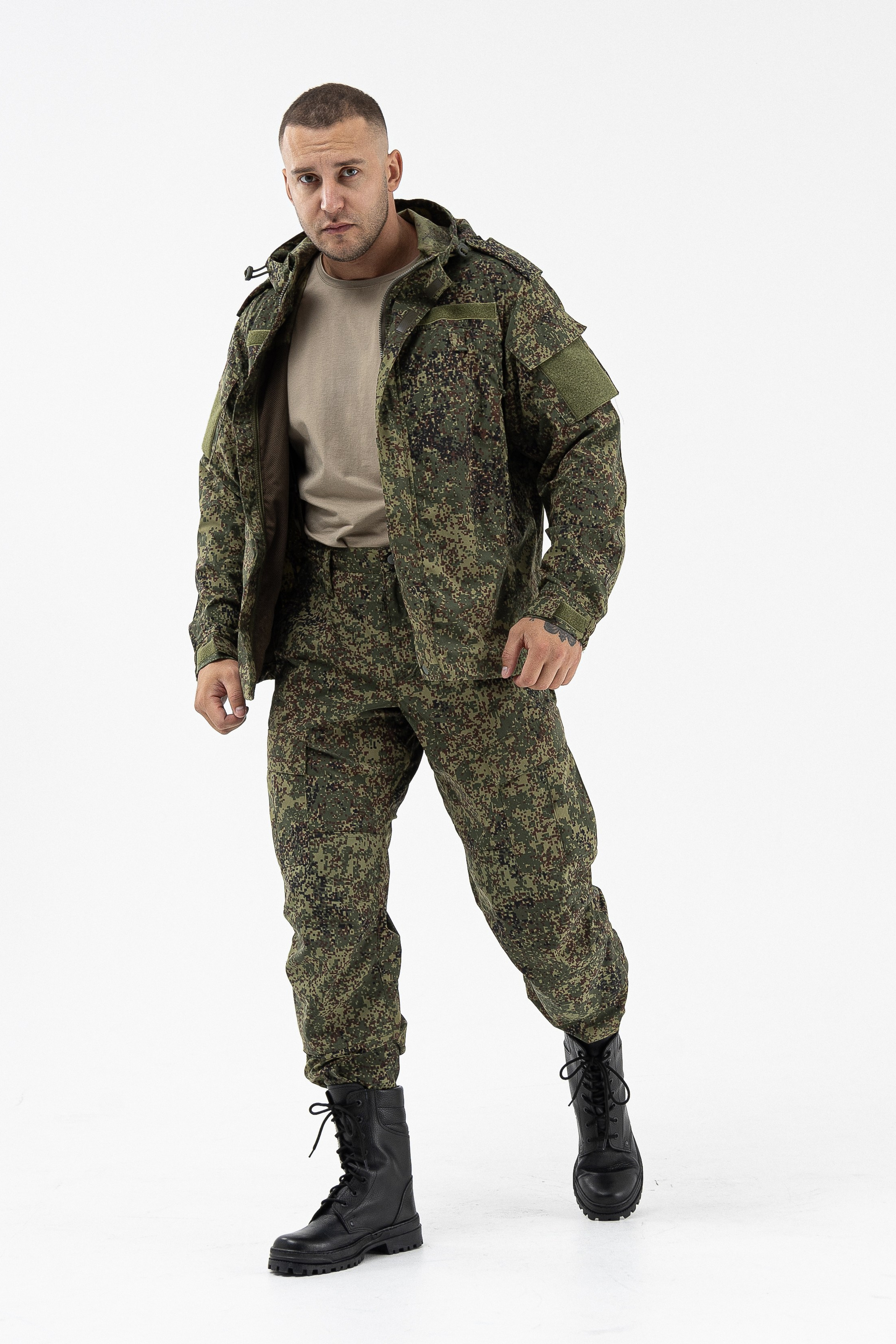Тактические костюмы. Фото для маркетплейсов в самых сочных локациях города Сочи