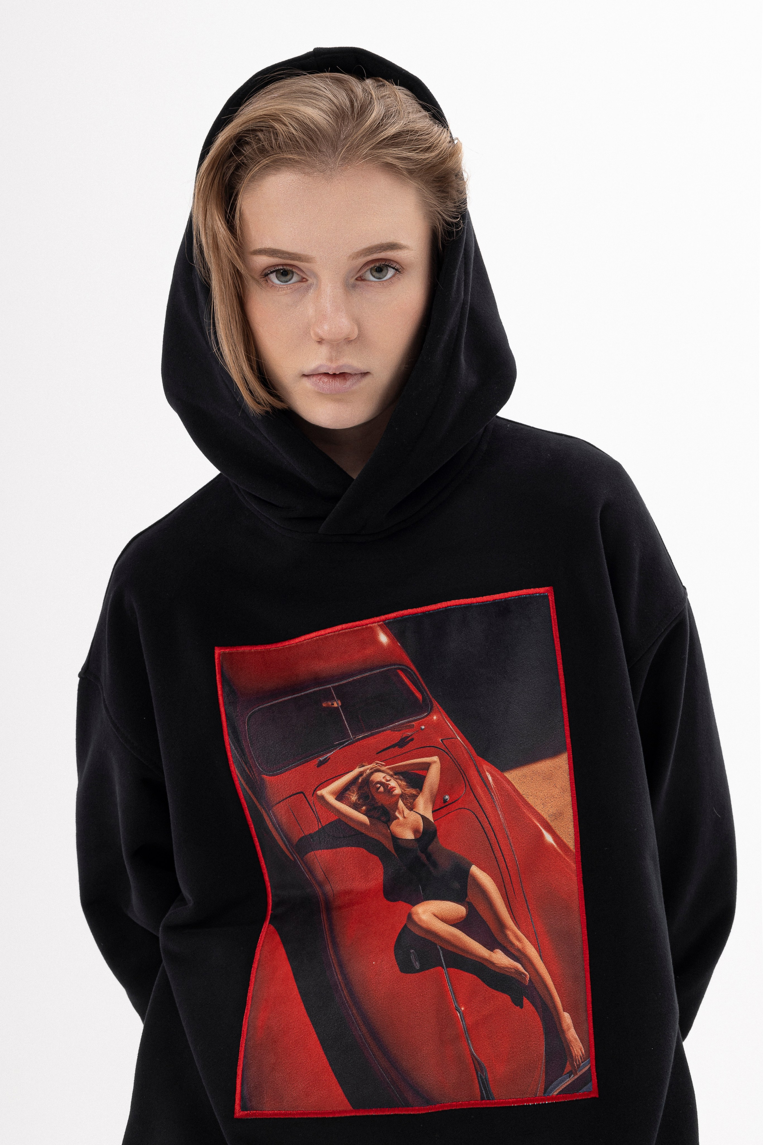 Худи. Фото для маркетплейсов в самых сочных локациях города Сочи