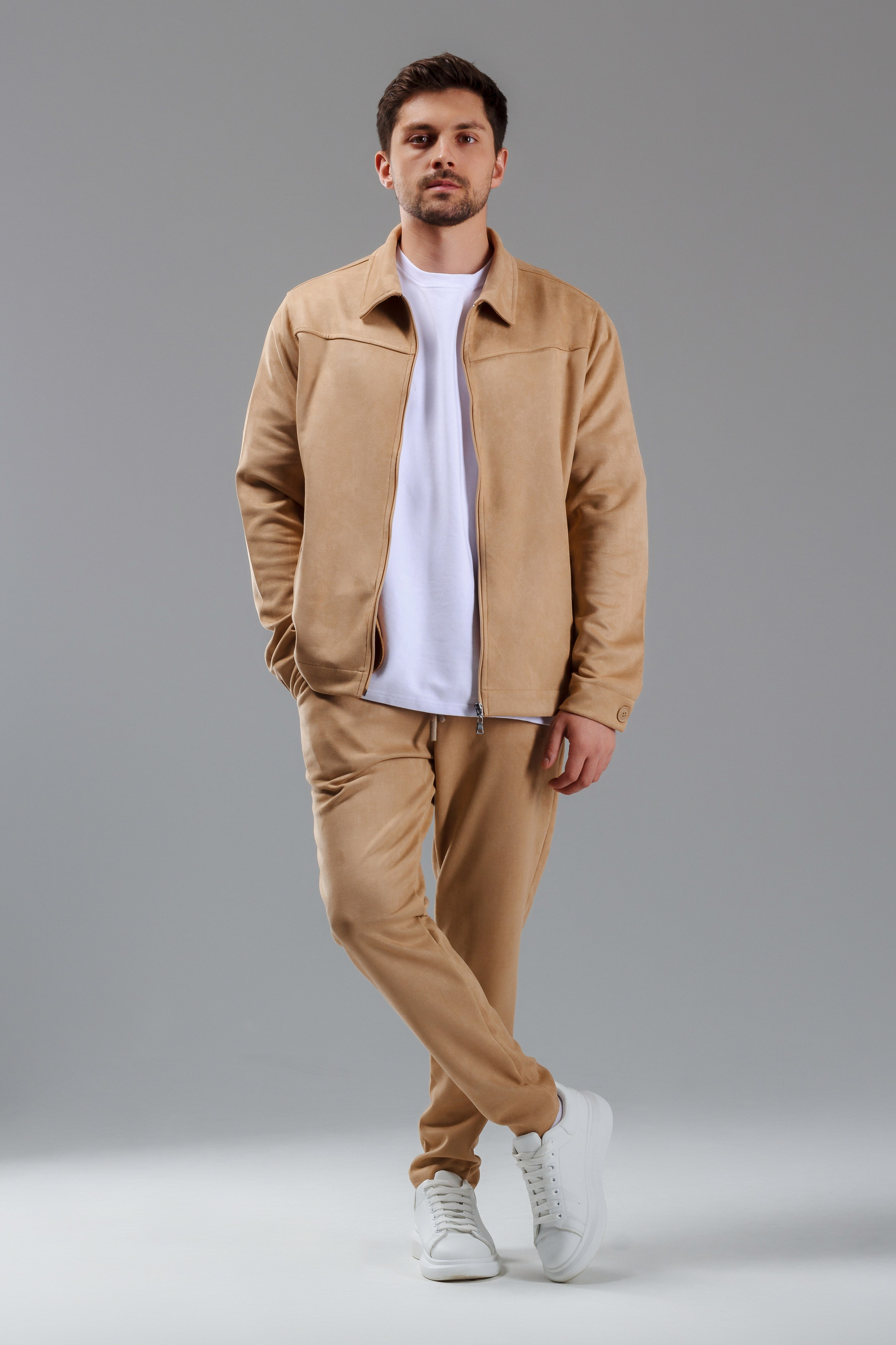 Костюмы — Денис. Фото для маркетплейсов в самых сочных локациях города Сочи