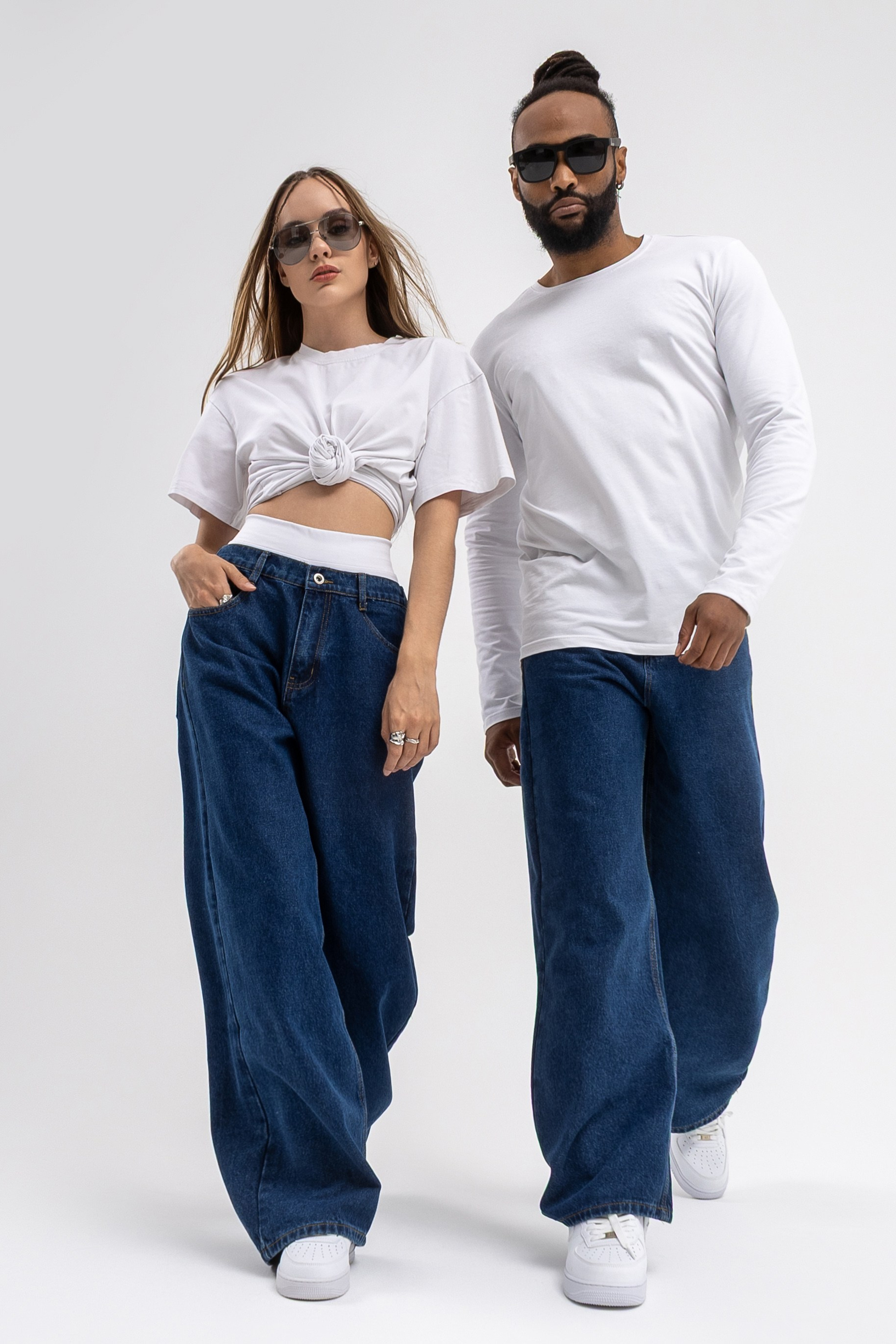 Джинсы. Фото для маркетплейсов в самых сочных локациях города Сочи