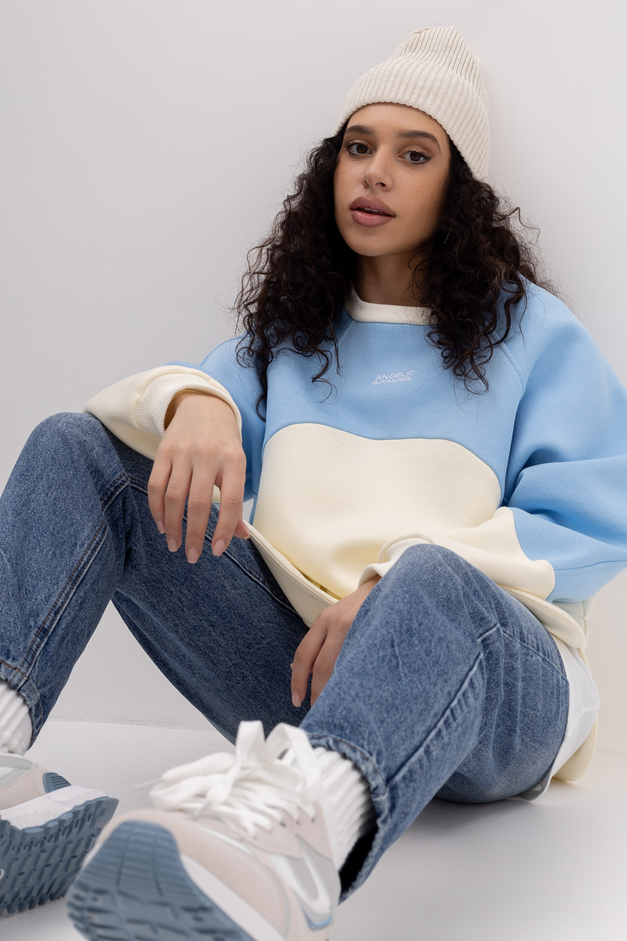 Кофта. Фото для маркетплейсов в самых сочных локациях города Сочи