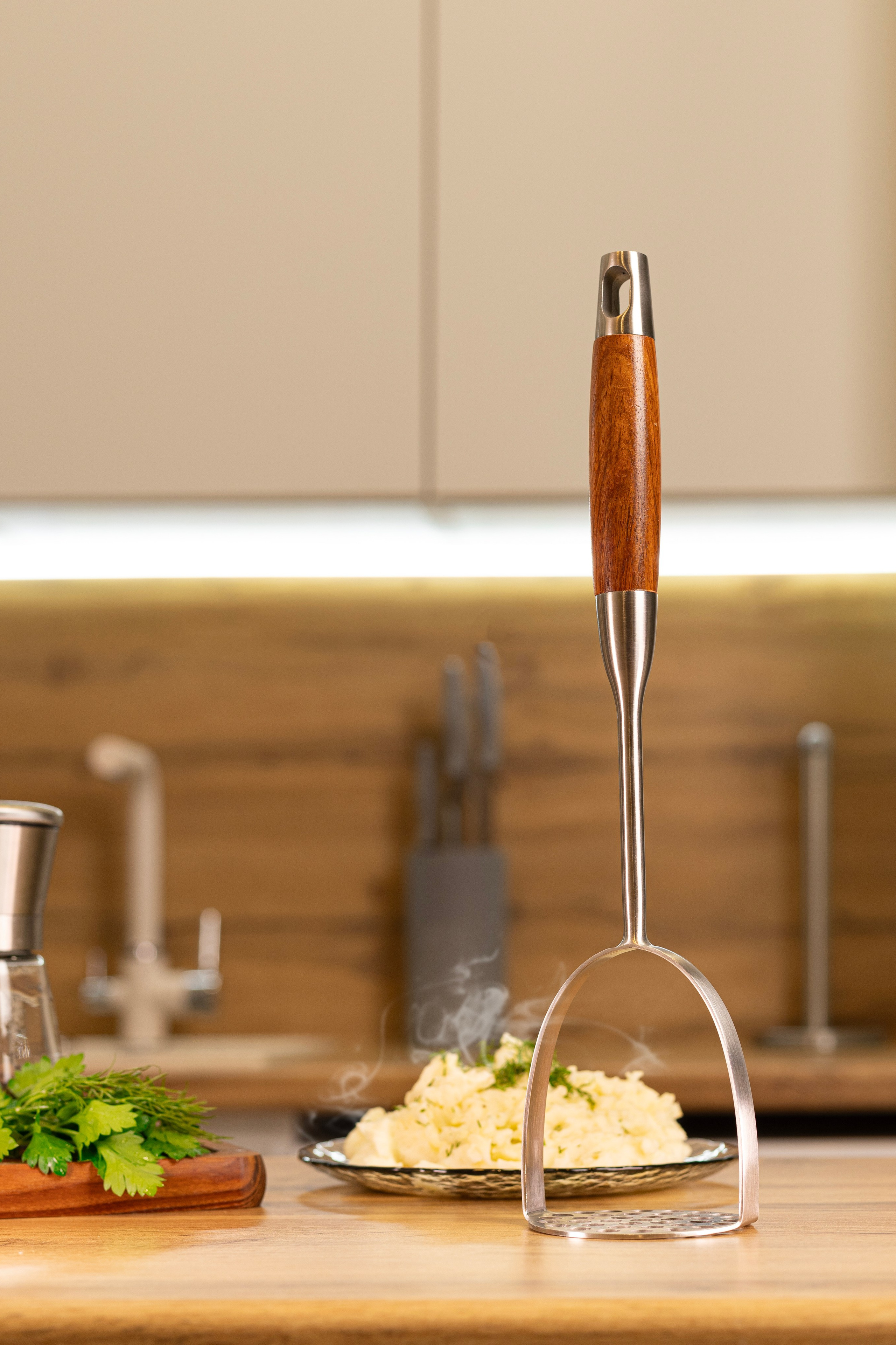 Толкушка. Фото для маркетплейсов в самых сочных локациях города Сочи