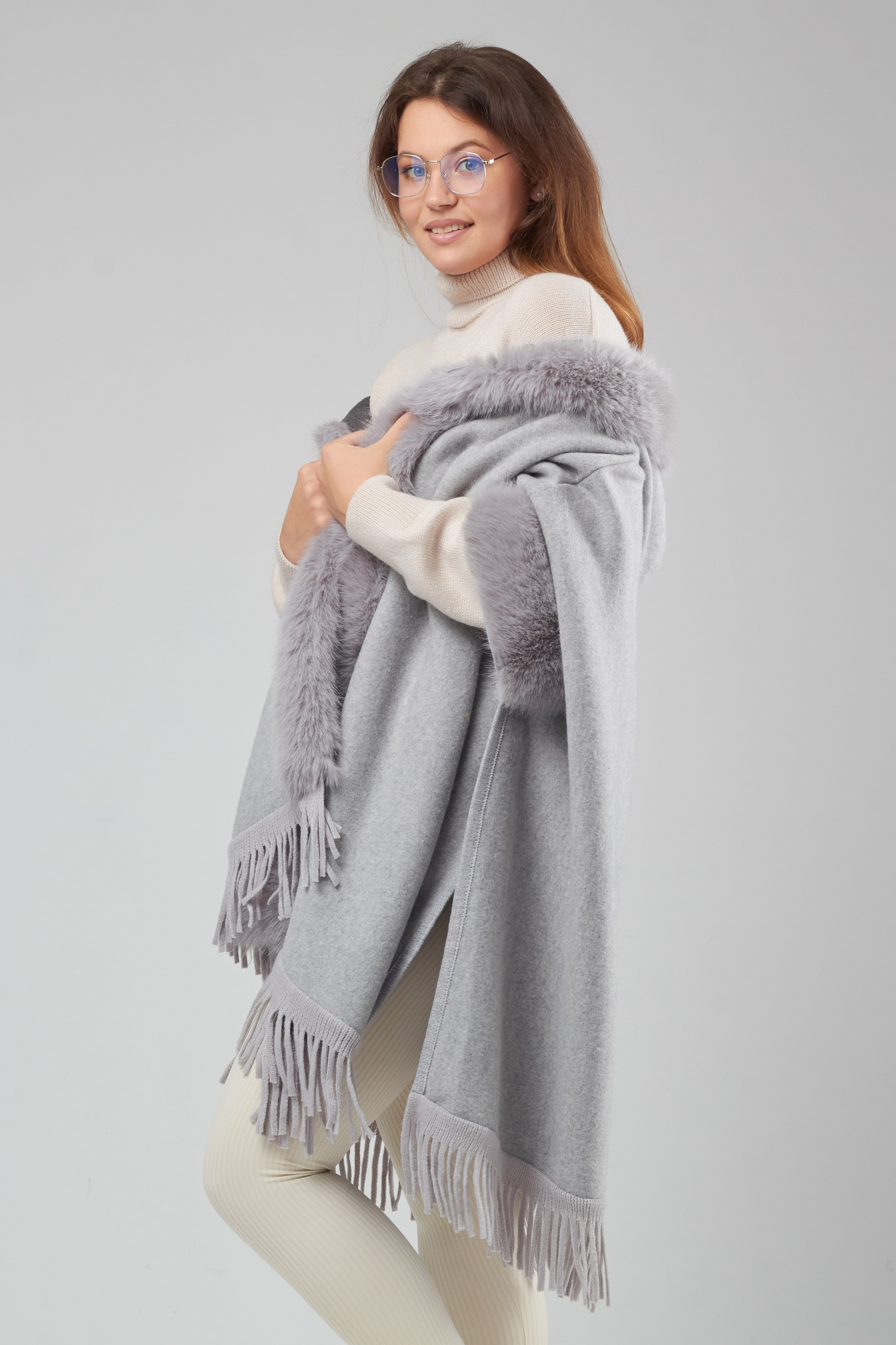 Пончо — Маша. Фото для маркетплейсов в самых сочных локациях города Сочи