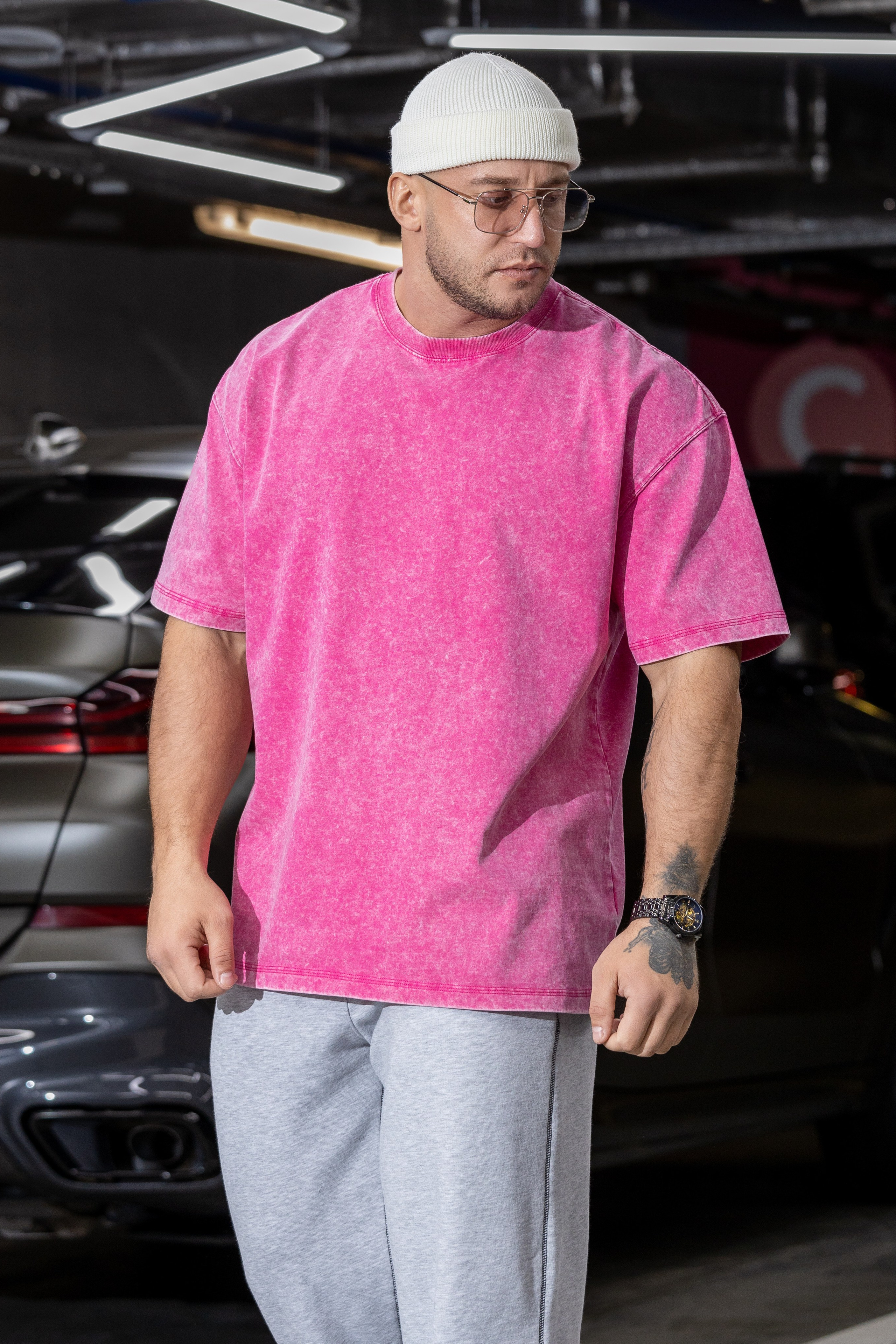 Футболка. Фото для маркетплейсов в самых сочных локациях города Сочи