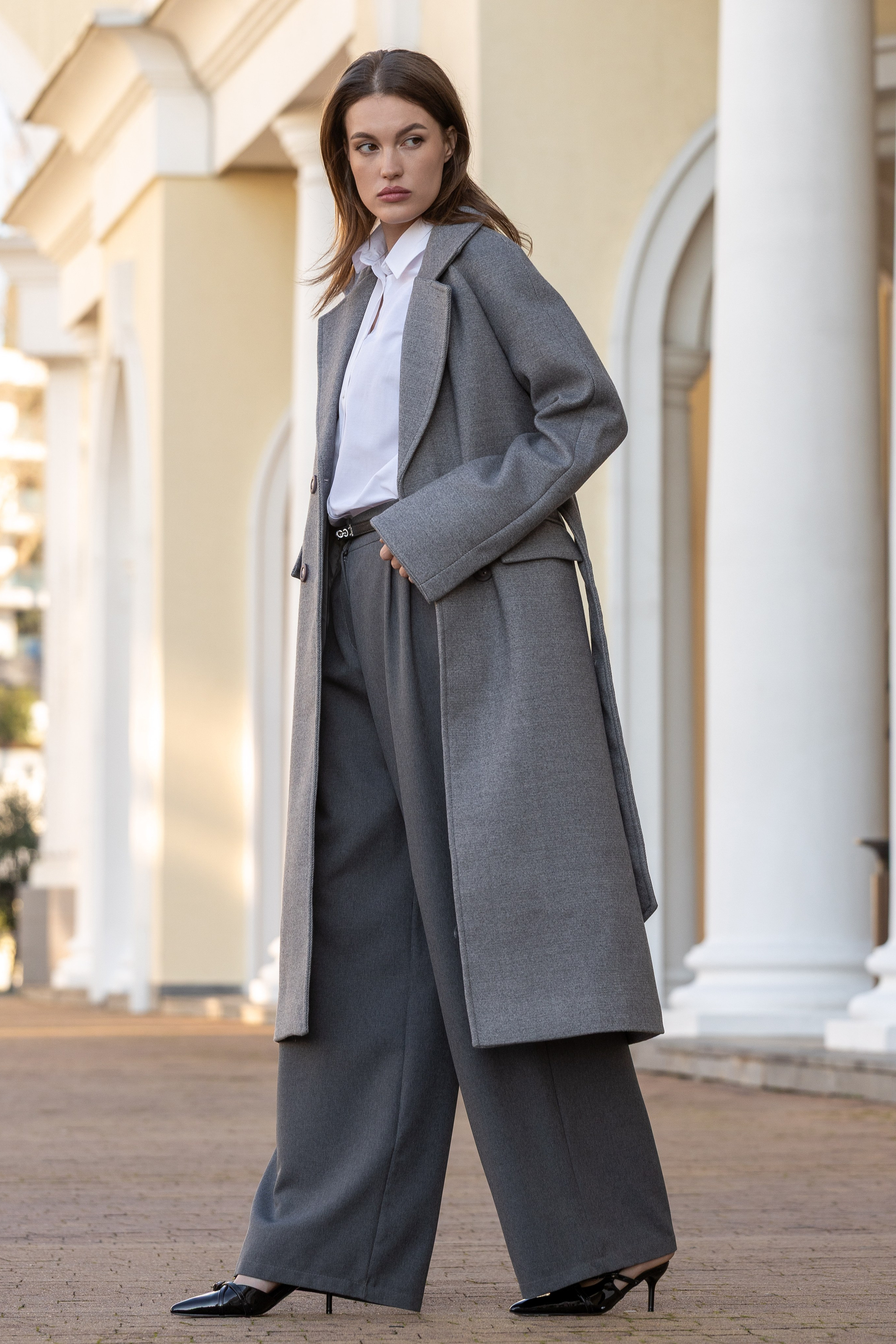 Пальто. Фото для маркетплейсов в самых сочных локациях города Сочи