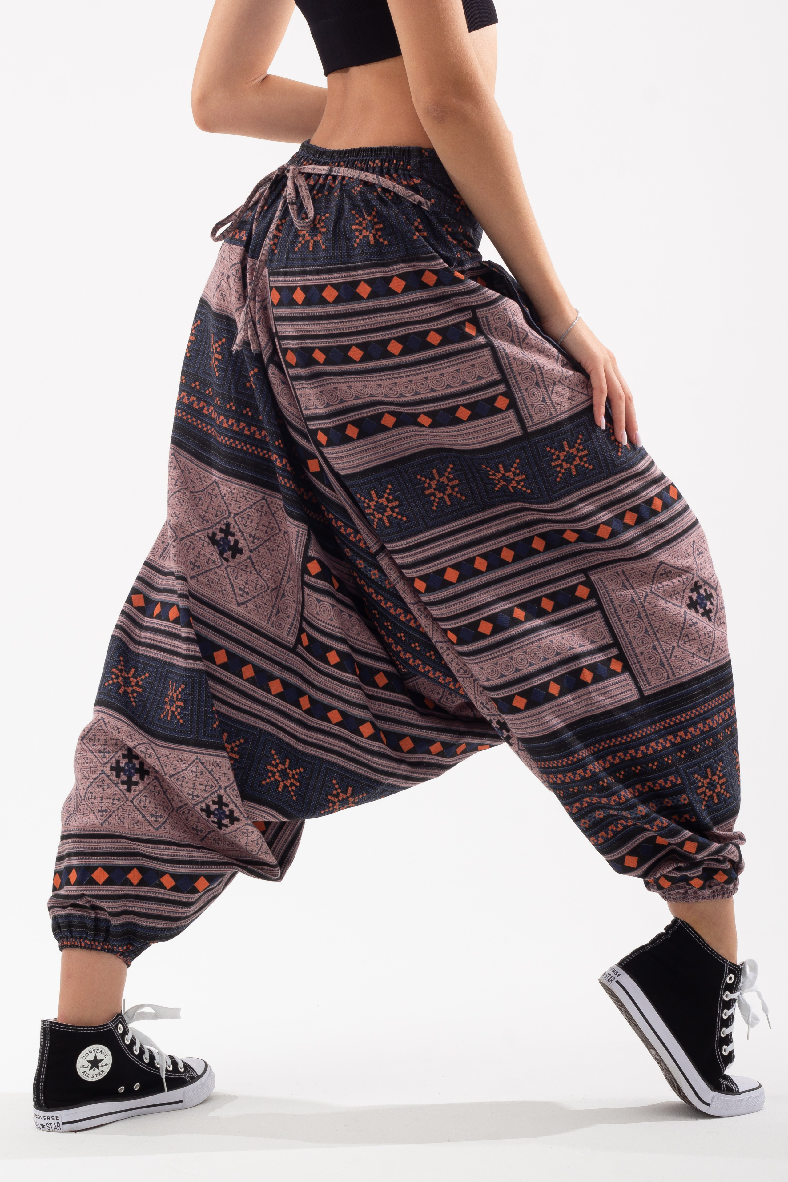 Алладины — Лиза В. Фото для маркетплейсов в самых сочных локациях города Сочи