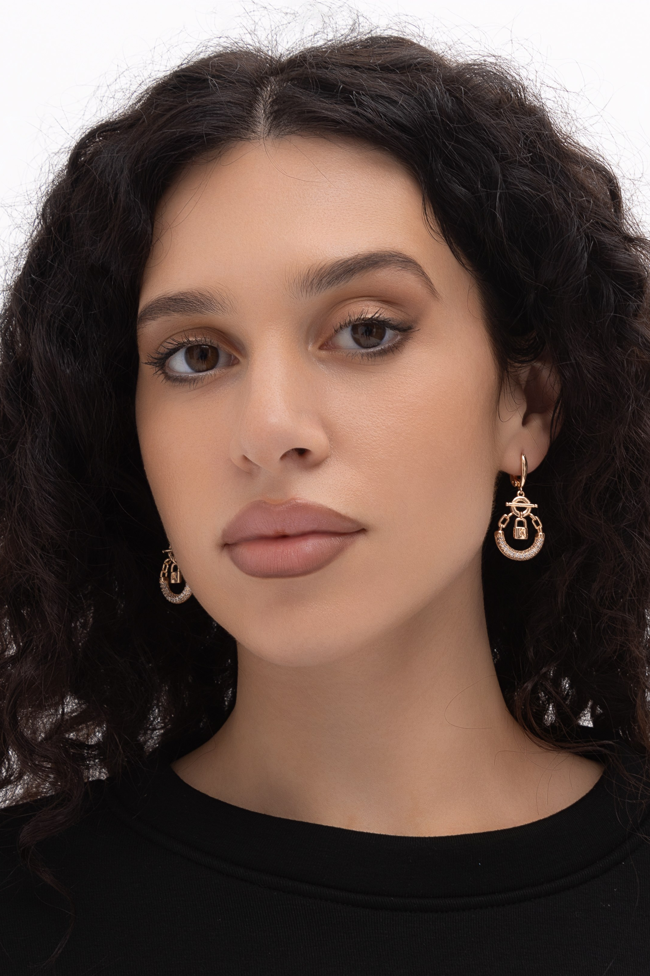 Серьги. Фото для маркетплейсов в самых сочных локациях города Сочи