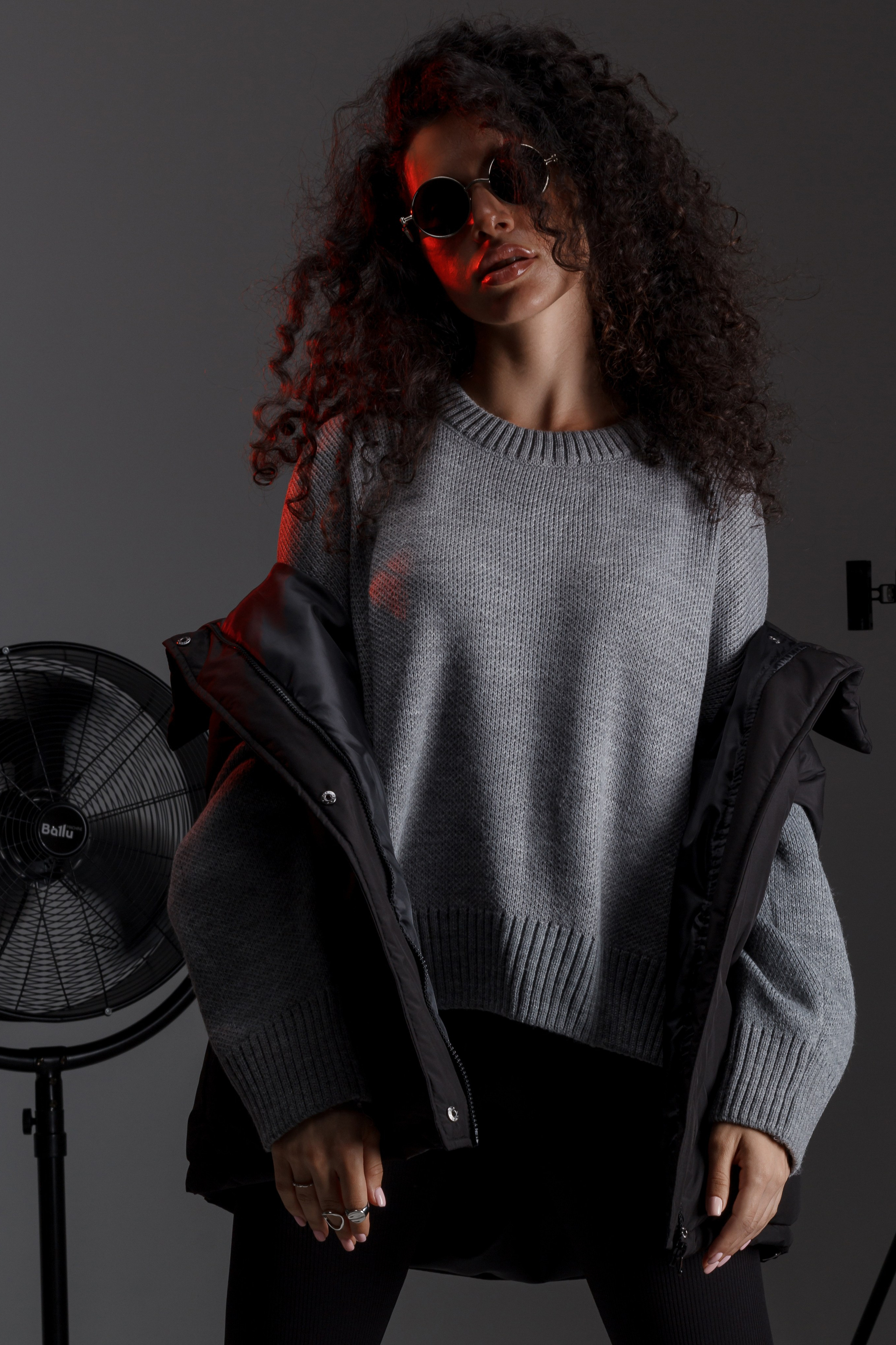 Жилетка — Элана. Фото для маркетплейсов в самых сочных локациях города Сочи