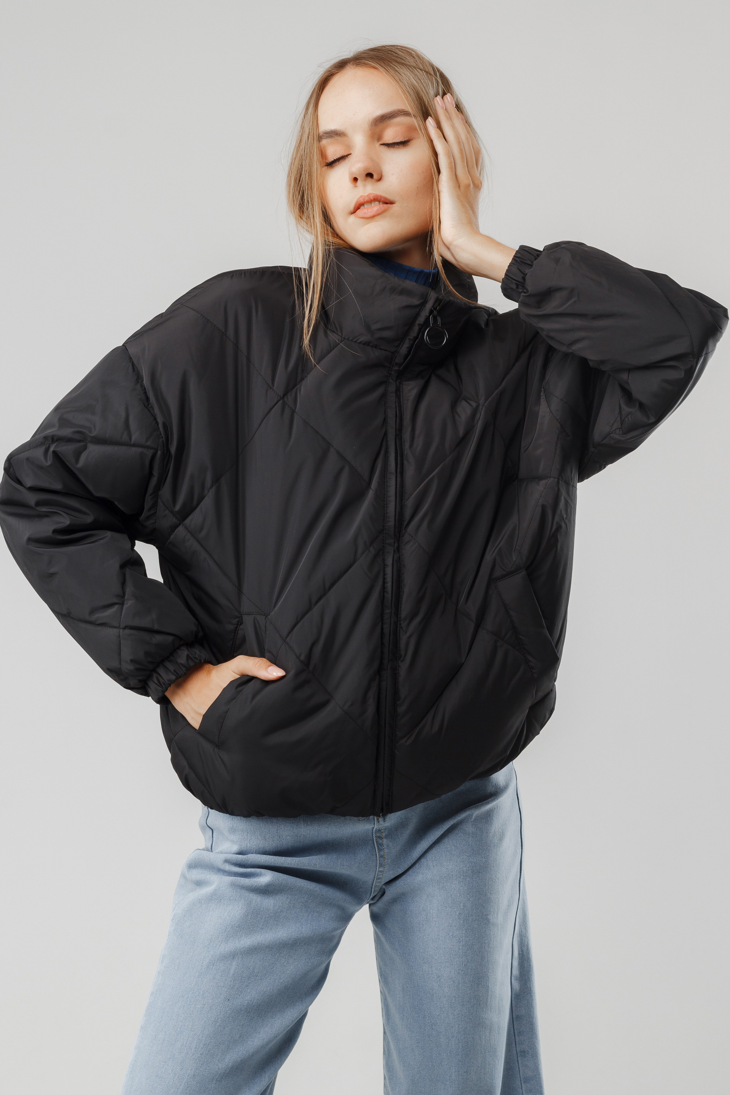 Куртка — Полина. Фото для маркетплейсов в самых сочных локациях города Сочи