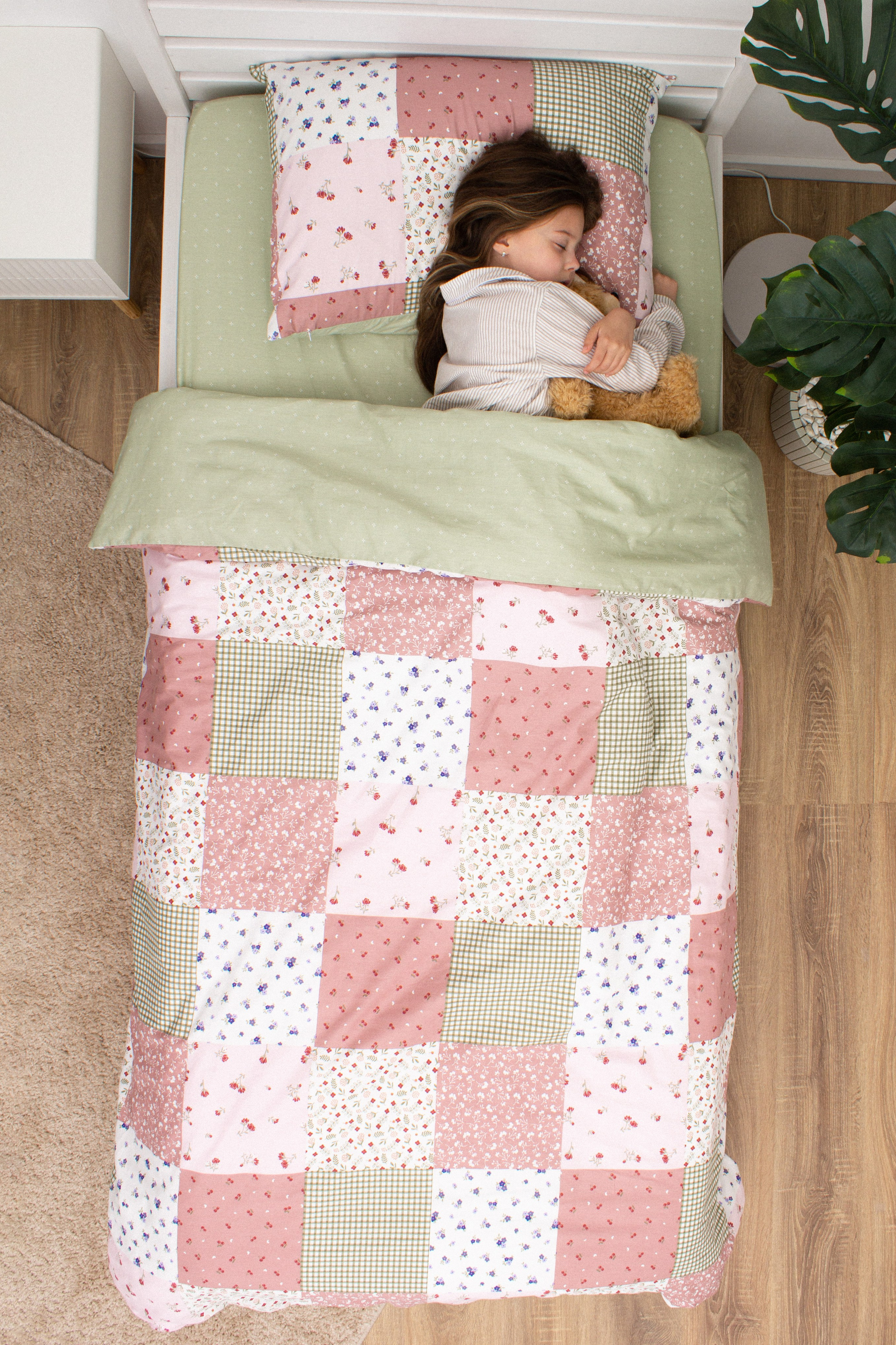 Постельное белье — Амелия. Фото для маркетплейсов в самых сочных локациях города Сочи