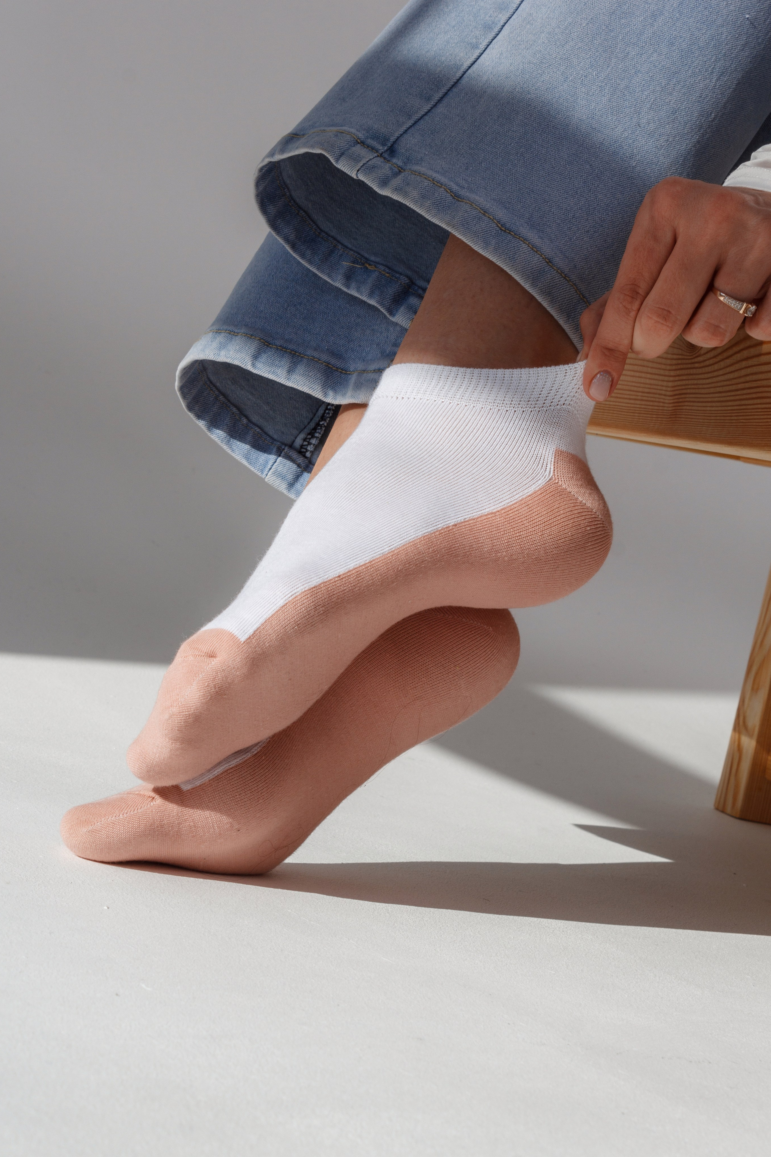 Носки — Каролина. Фото для маркетплейсов в самых сочных локациях города Сочи