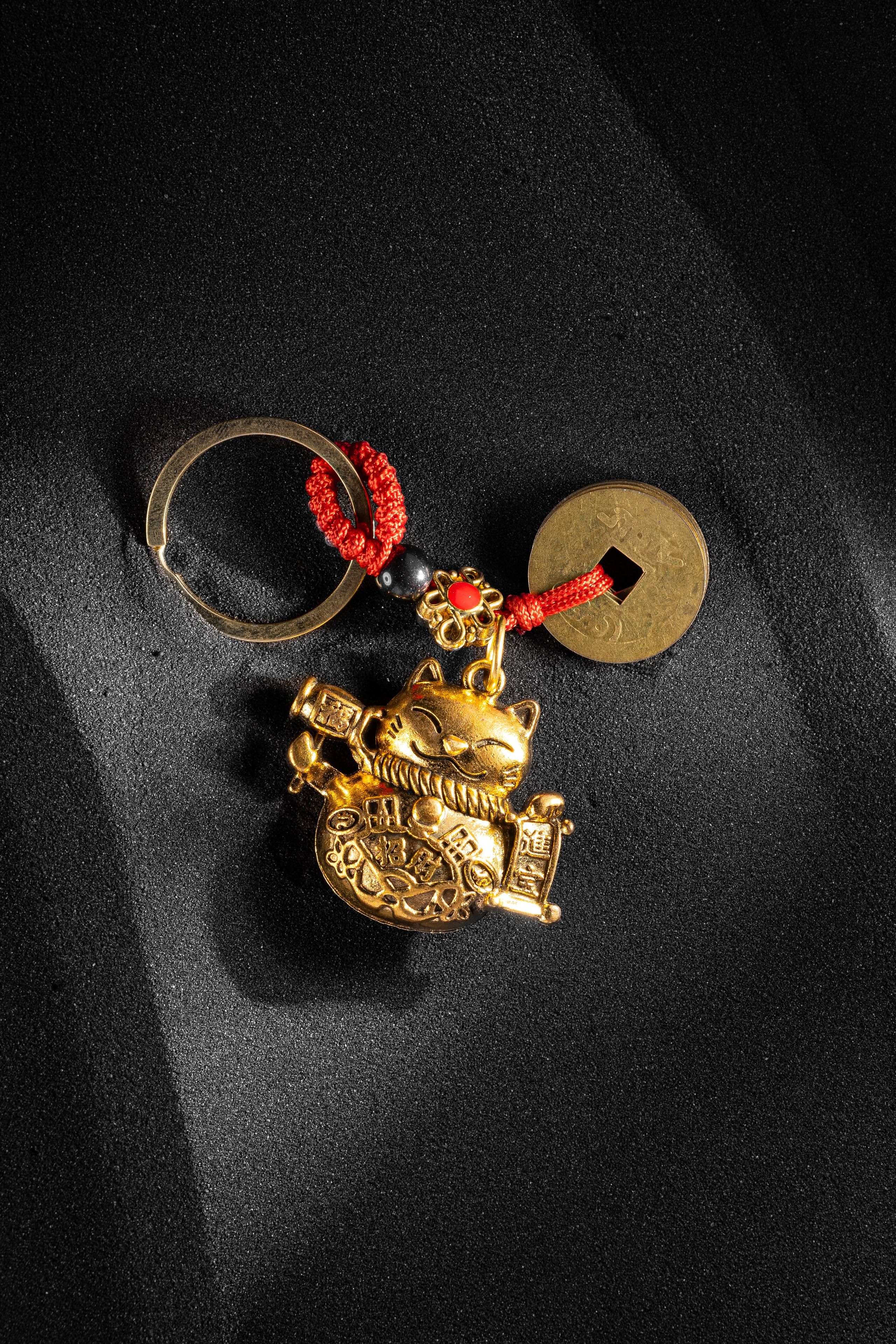 Брелки. Фото для маркетплейсов в самых сочных локациях города Сочи