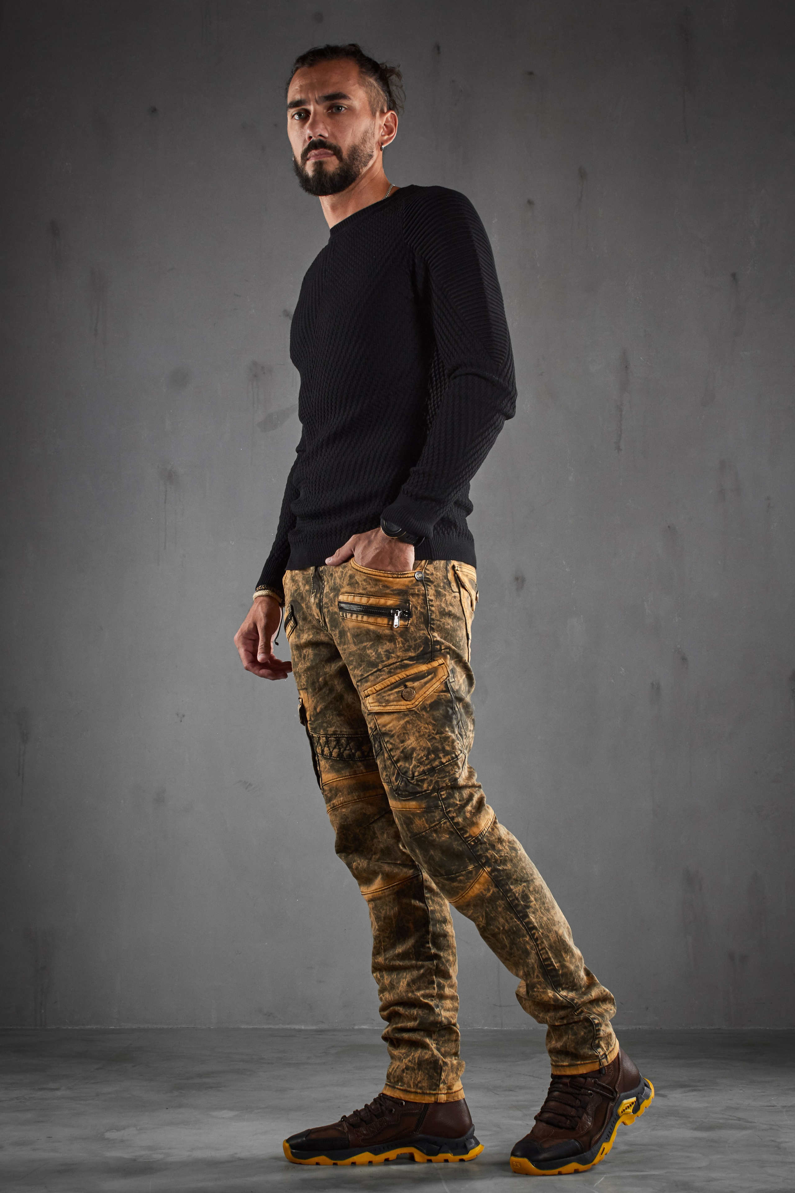 Джинсы — Сергей. Фото для маркетплейсов в самых сочных локациях города Сочи