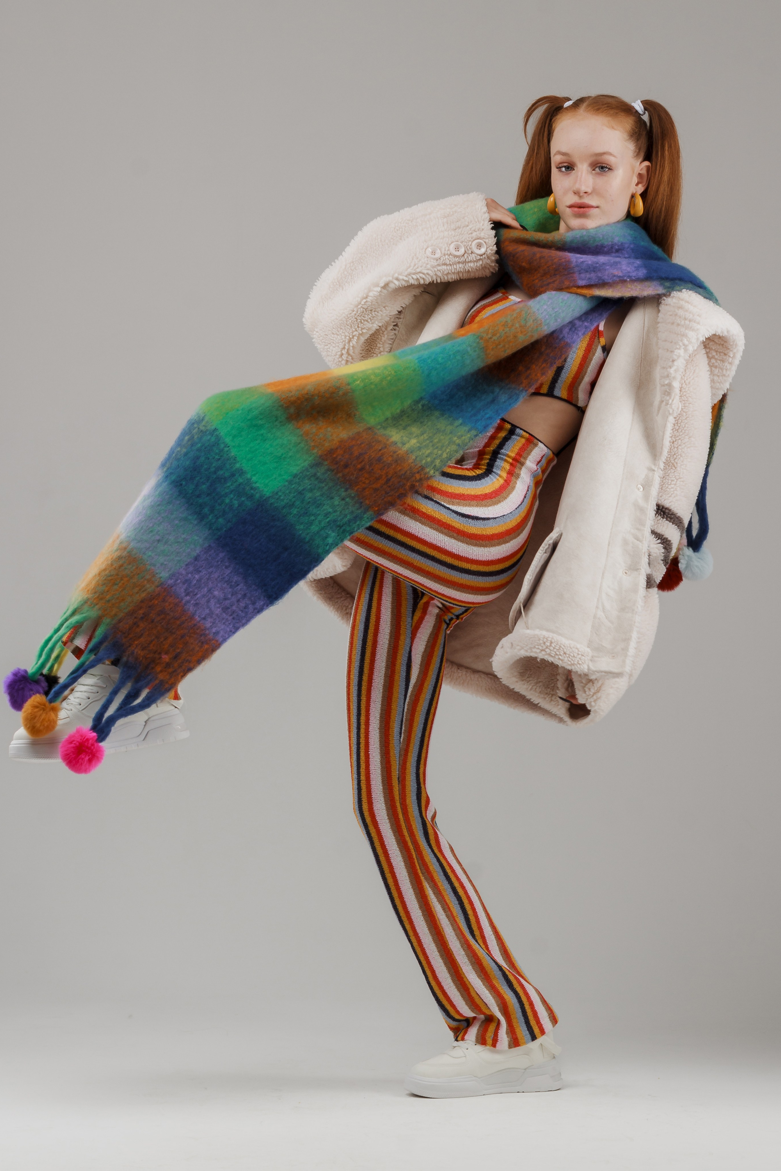 Шарфы — Стася. Фото для маркетплейсов в самых сочных локациях города Сочи