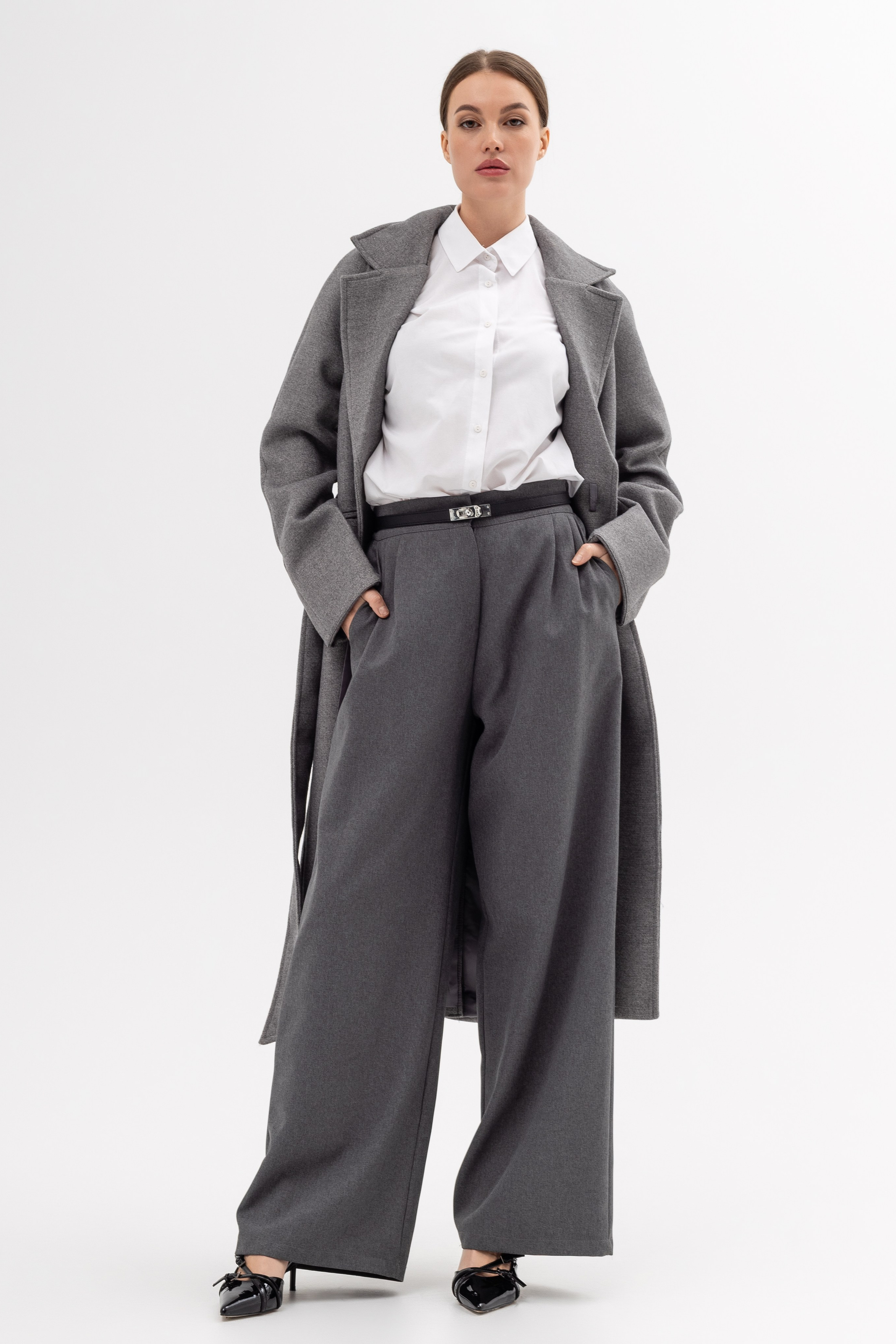 Пальто. Фото для маркетплейсов в самых сочных локациях города Сочи