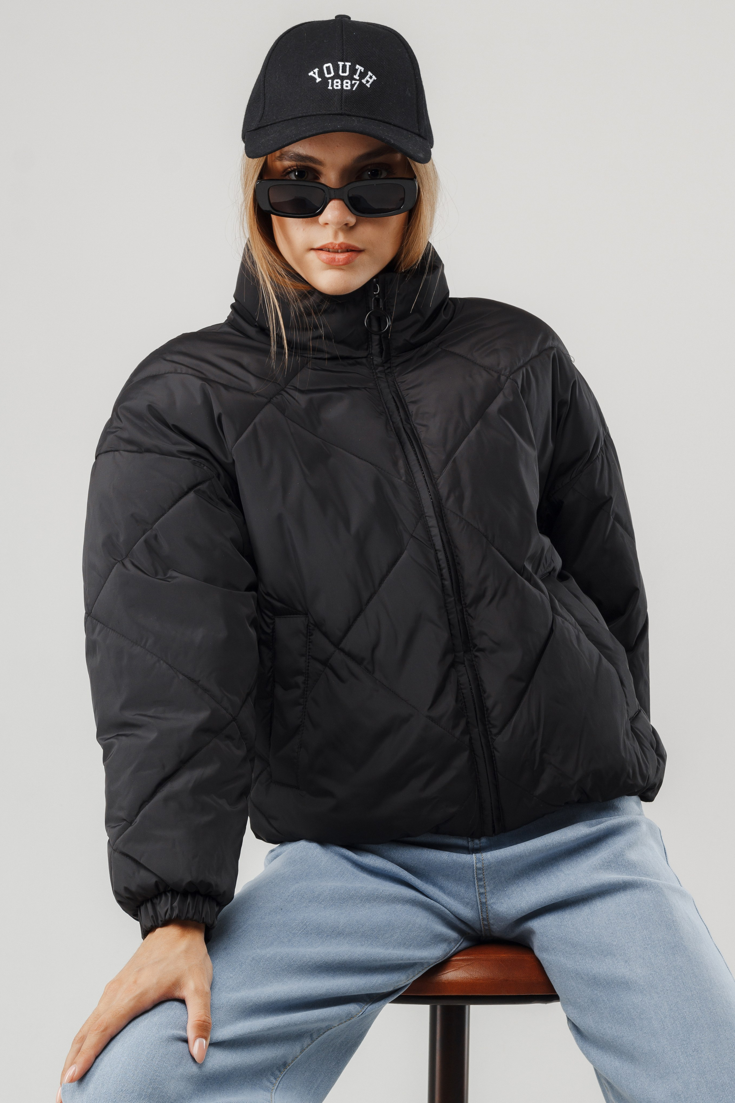 Куртка — Полина. Фото для маркетплейсов в самых сочных локациях города Сочи