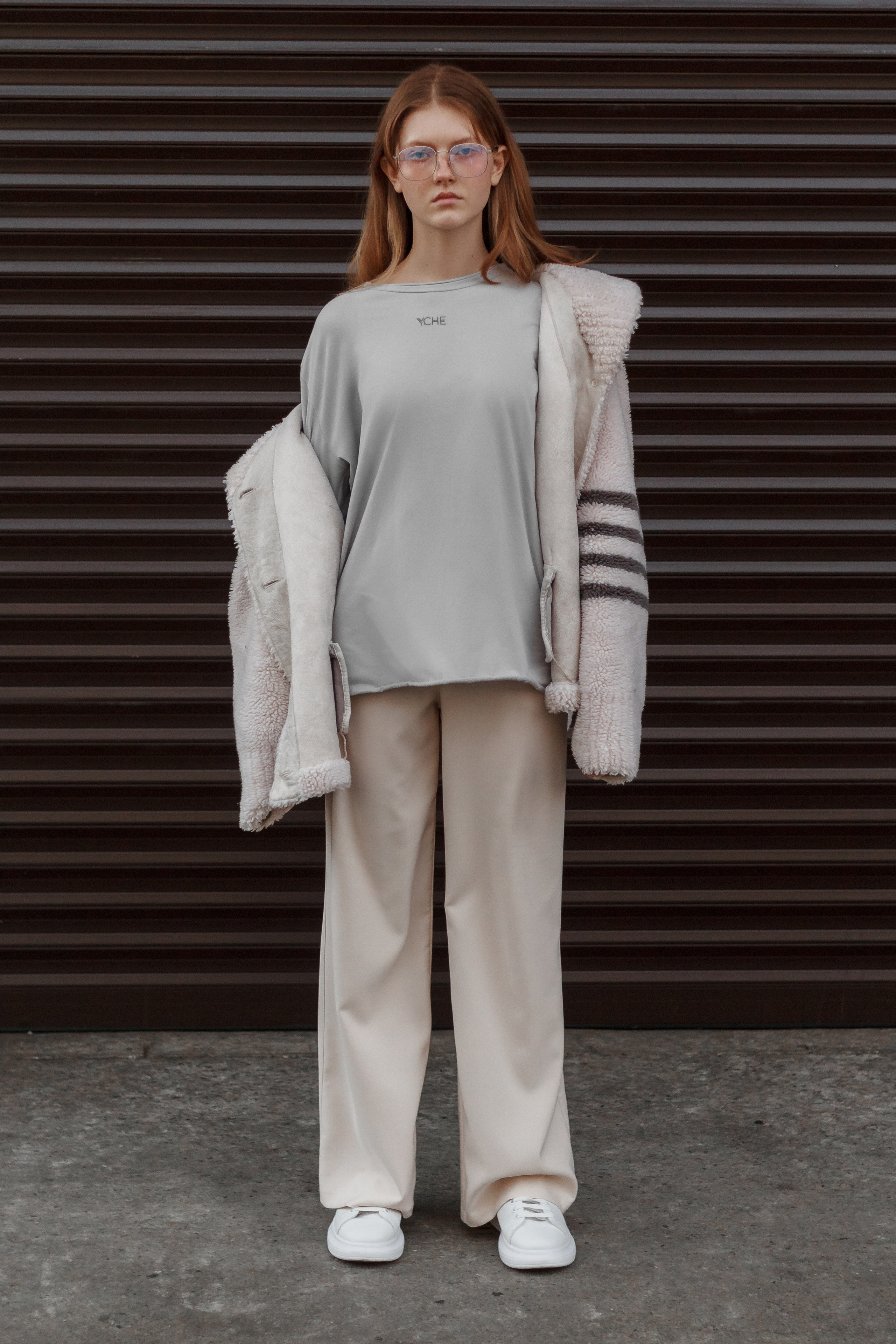 Лонгслив — Милана. Фото для маркетплейсов в самых сочных локациях города Сочи