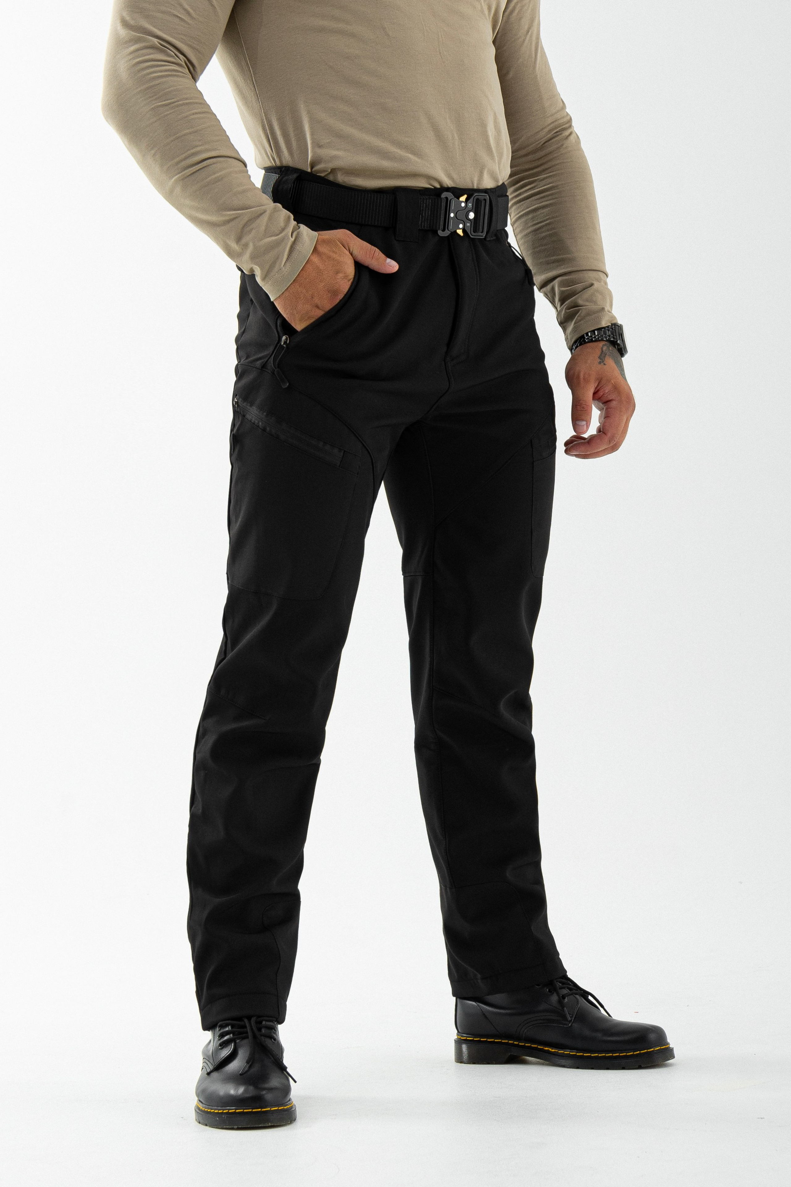 Тактические штаны. Фото для маркетплейсов в самых сочных локациях города Сочи