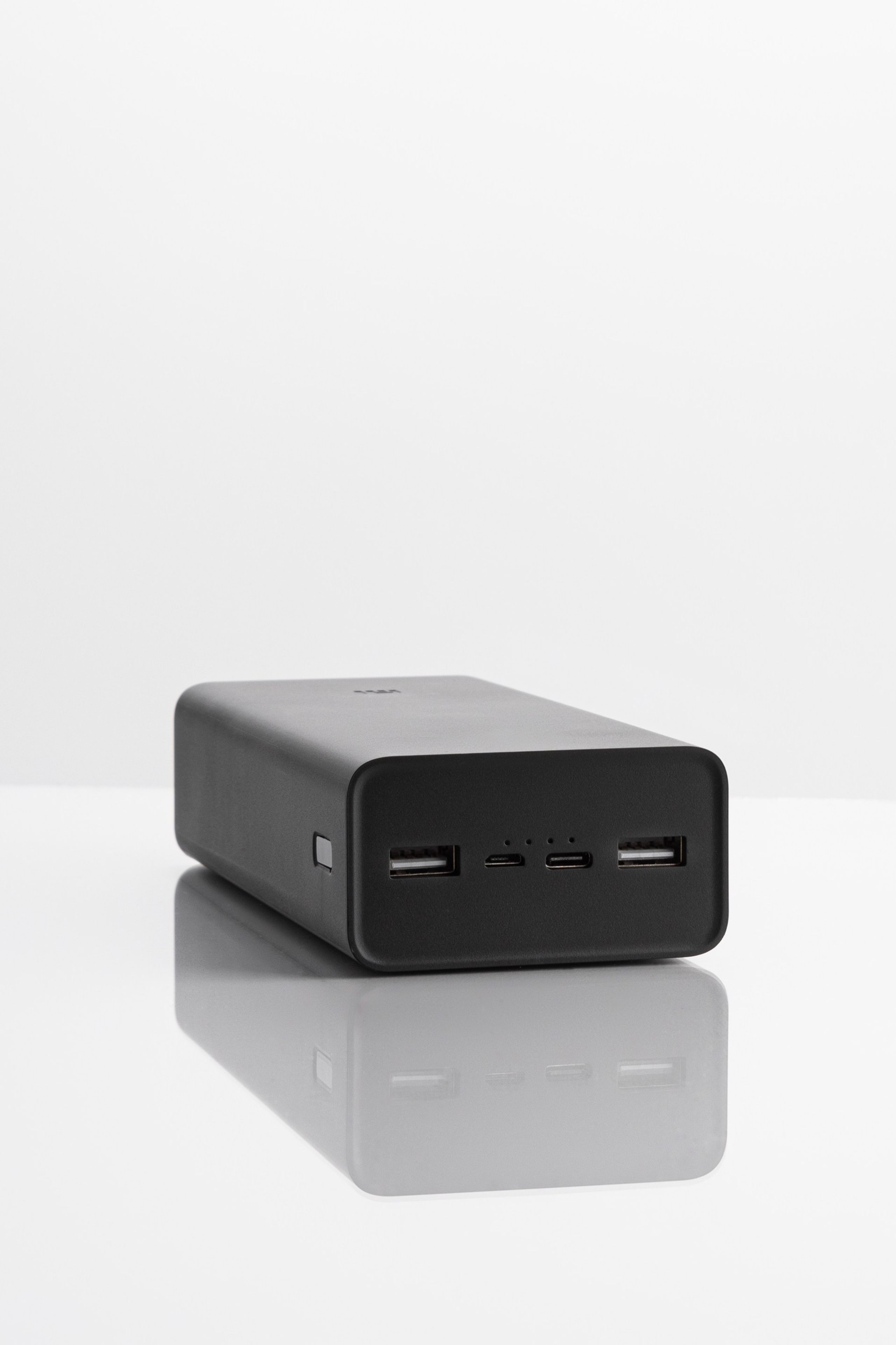 Повербанк. Фото для маркетплейсов в самых сочных локациях города Сочи