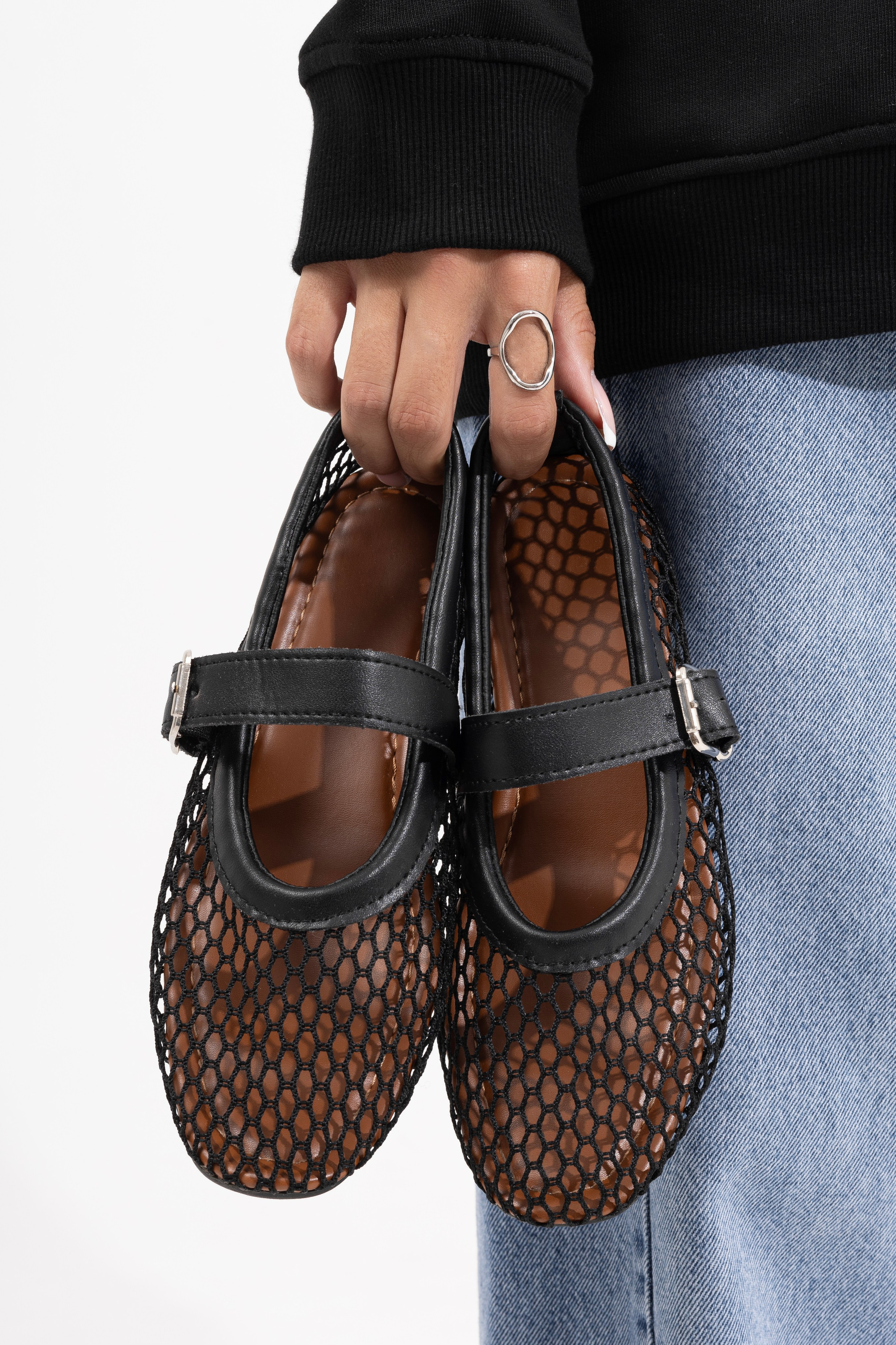 Балетки. Фото для маркетплейсов в самых сочных локациях города Сочи