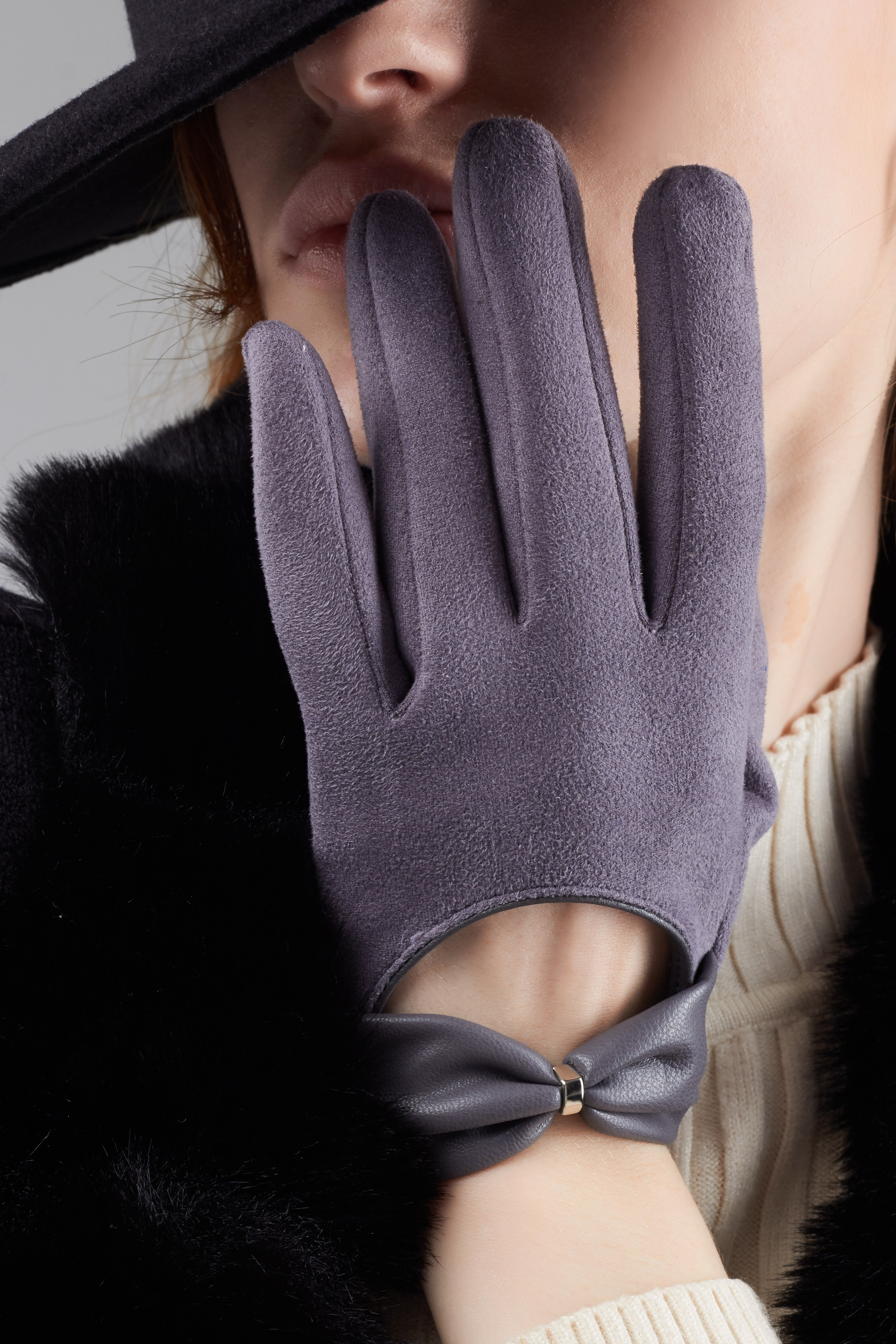 Перчатки — Стася. Фото для маркетплейсов в самых сочных локациях города Сочи