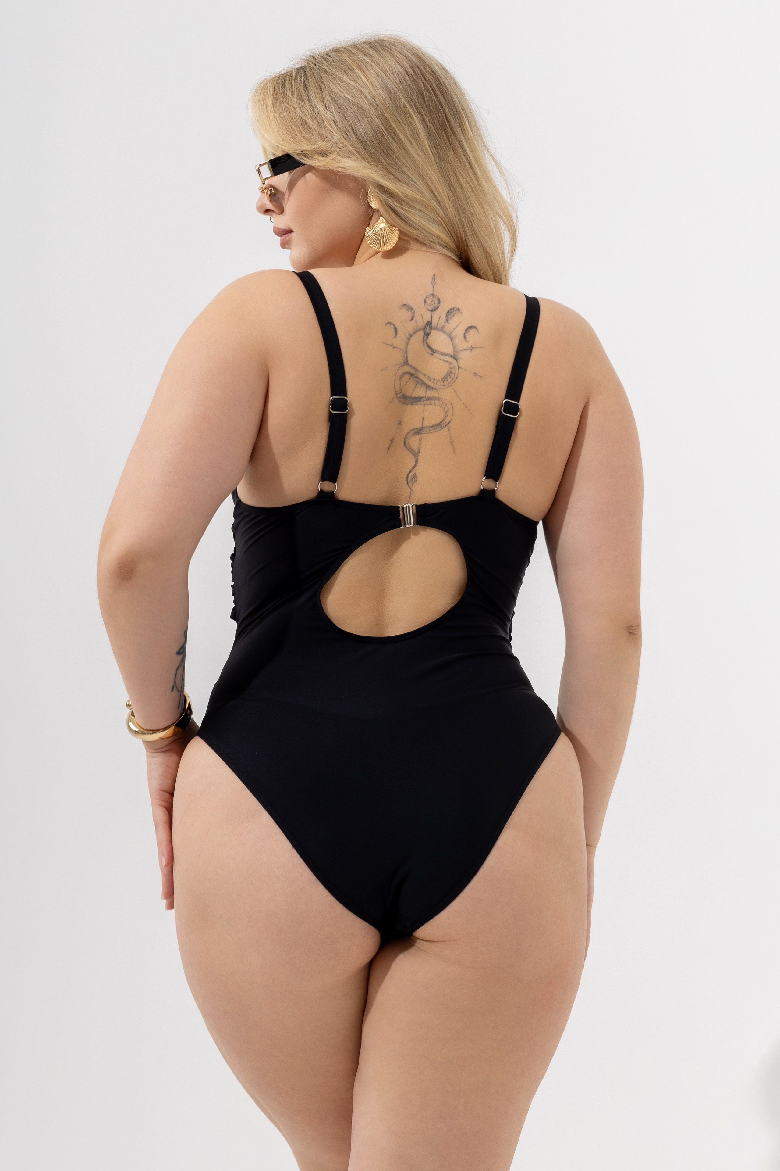 Купальники. Фото для маркетплейсов в самых сочных локациях города Сочи