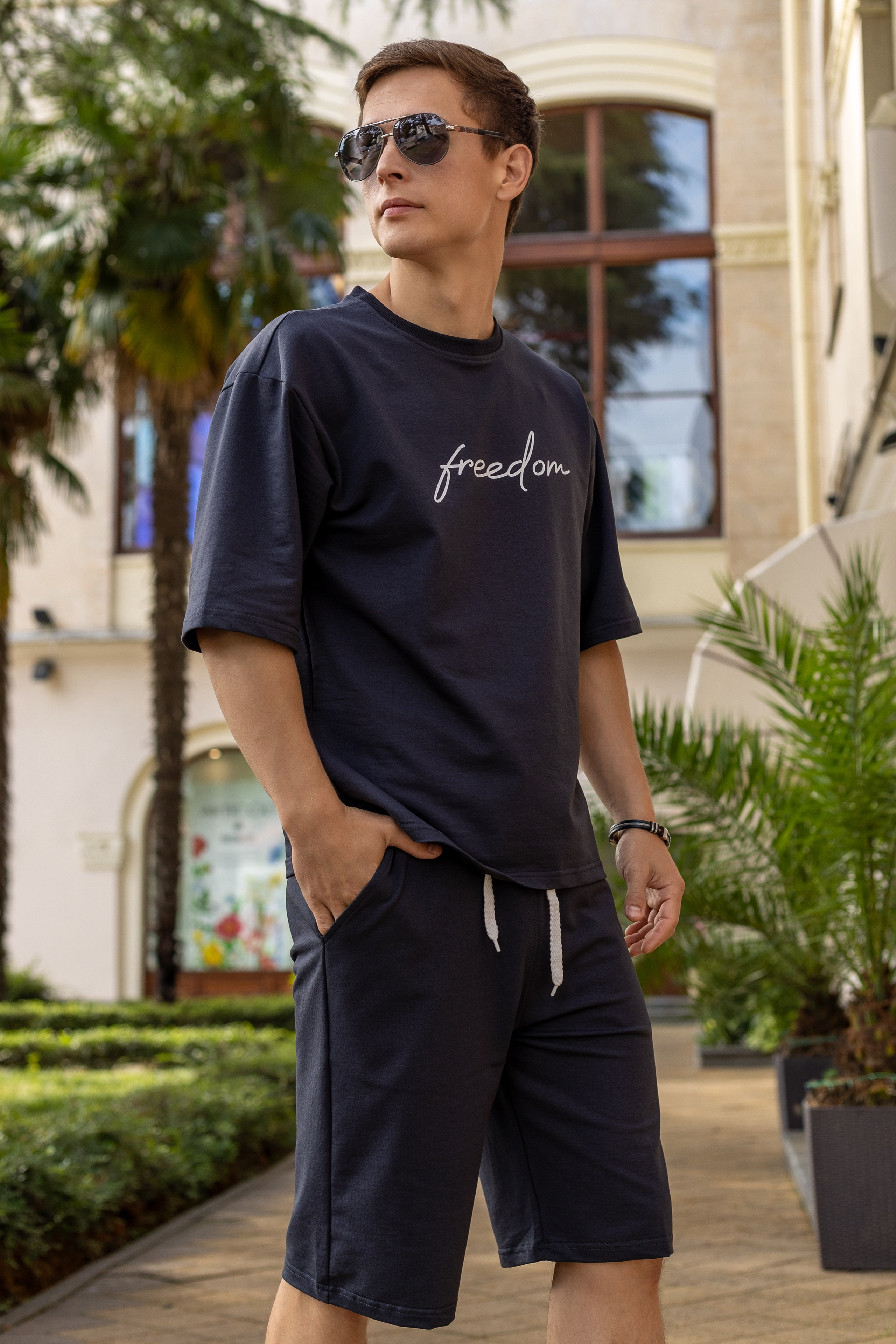 Костюм. Фото для маркетплейсов в самых сочных локациях города Сочи