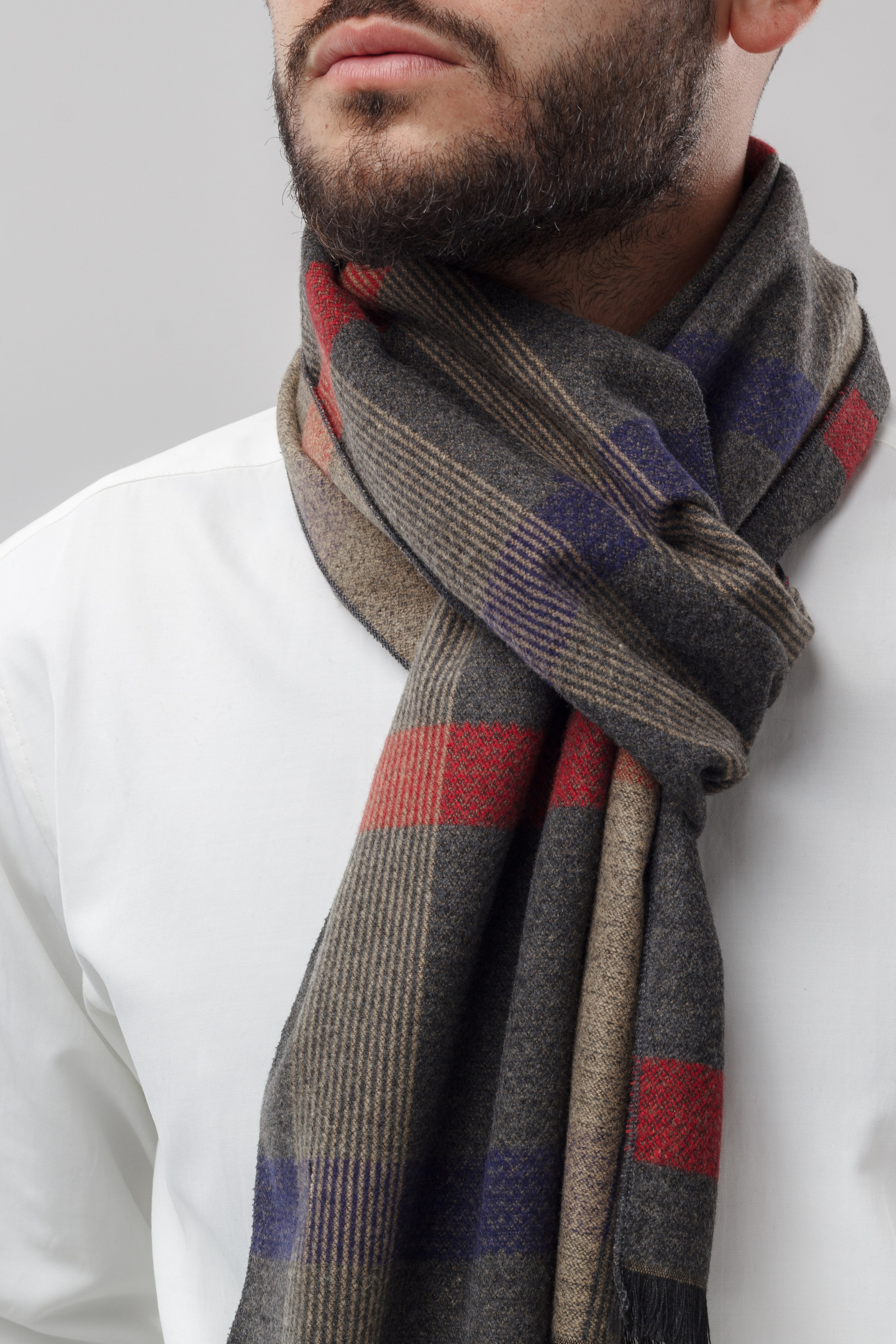 Шарфы — Валера. Фото для маркетплейсов в самых сочных локациях города Сочи