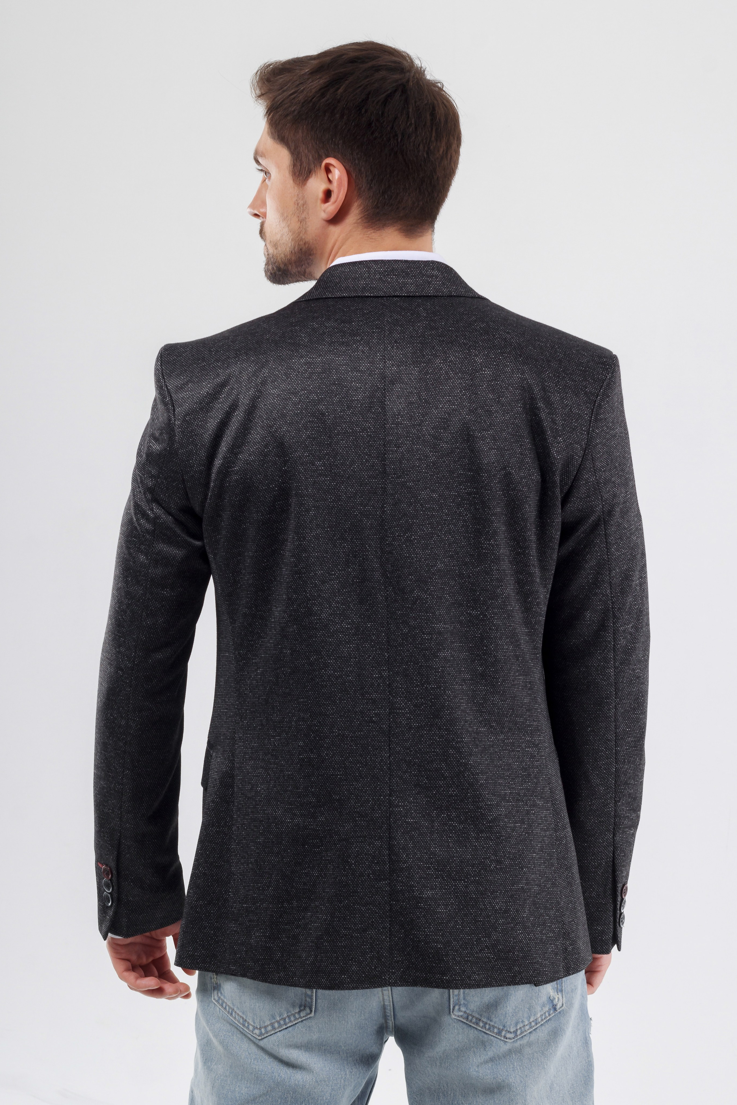 Пиджаки — Денис. Фото для маркетплейсов в самых сочных локациях города Сочи