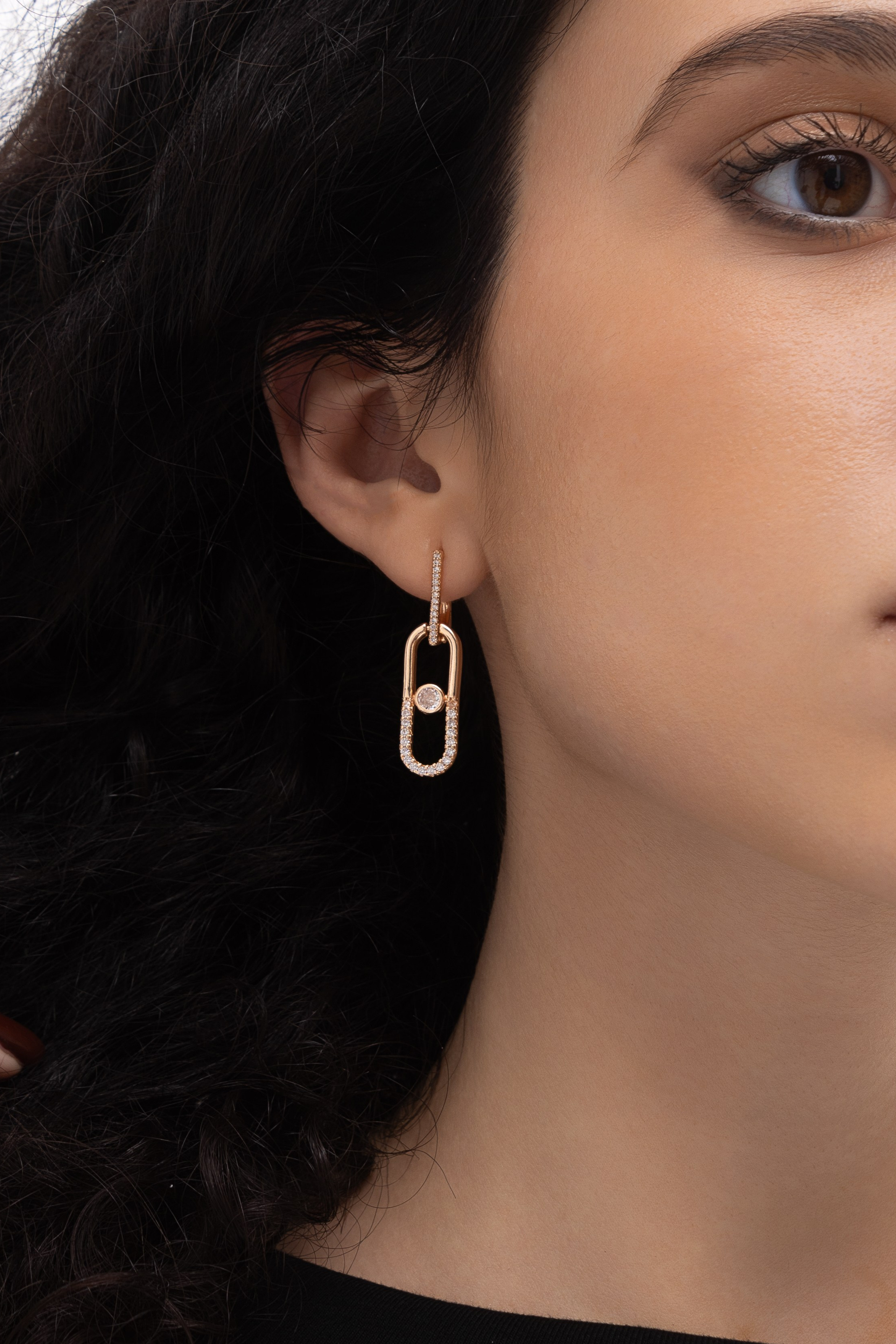 Серьги. Фото для маркетплейсов в самых сочных локациях города Сочи