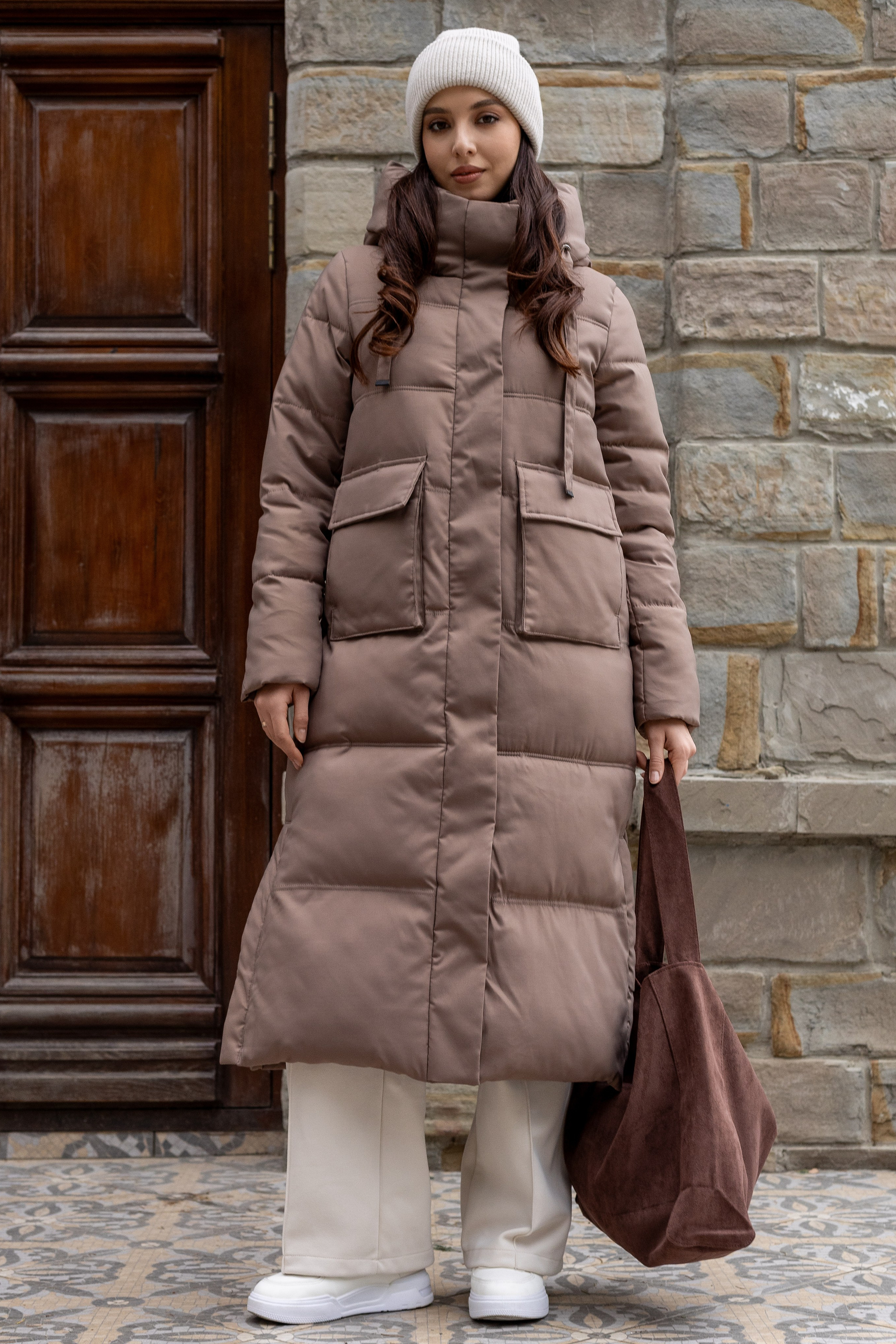 Пуховики. Фото для маркетплейсов в самых сочных локациях города Сочи