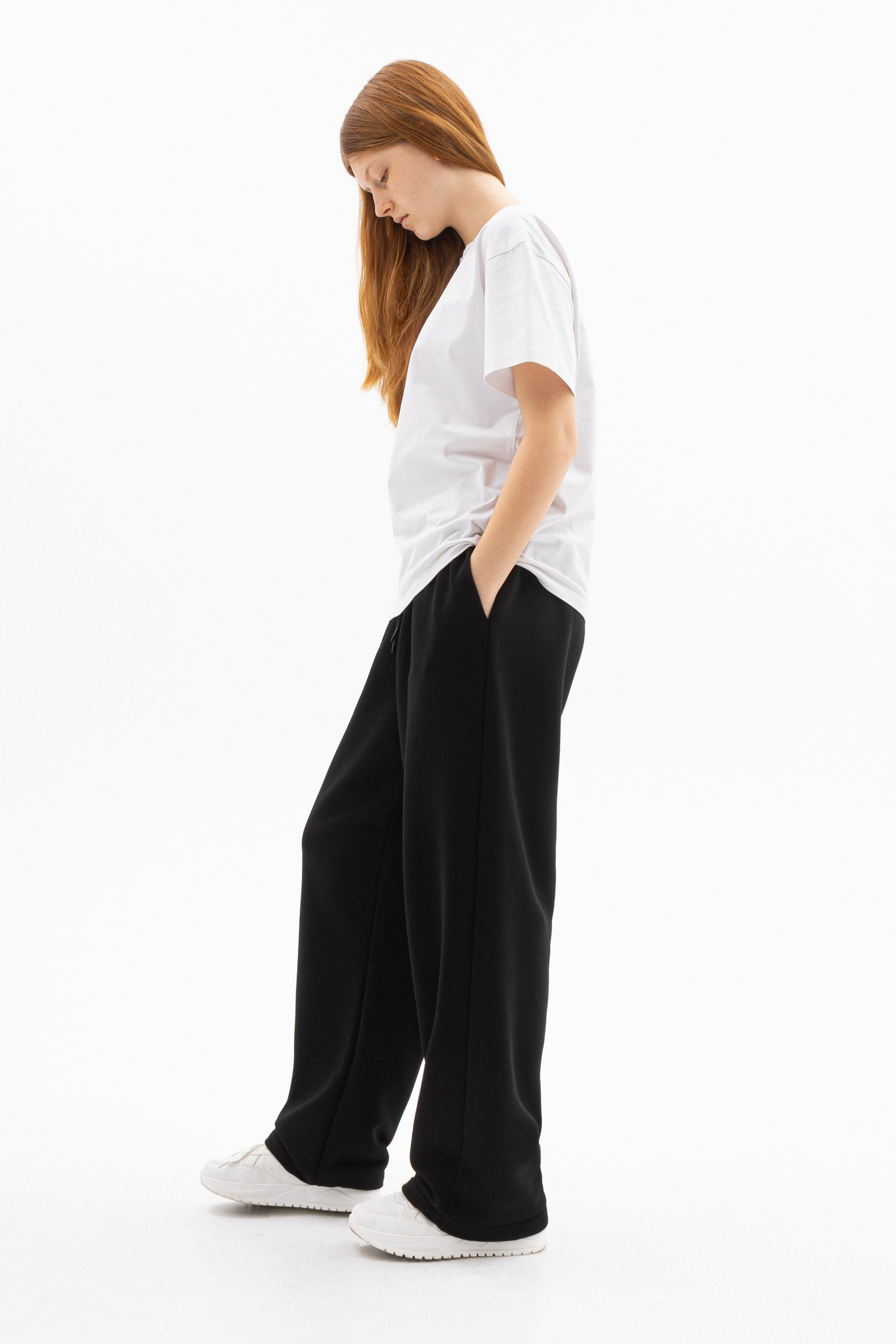 Штаны. Фото для маркетплейсов в самых сочных локациях города Сочи