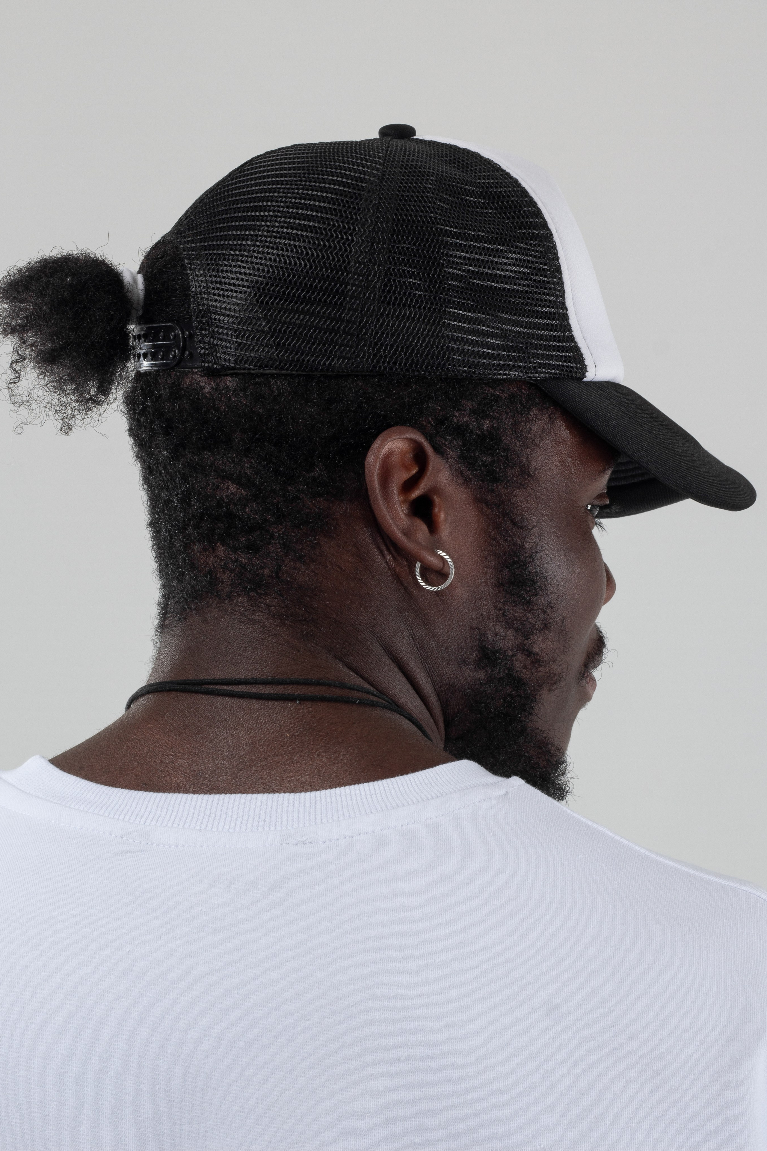 Кепка — Армель. Фото для маркетплейсов в самых сочных локациях города Сочи