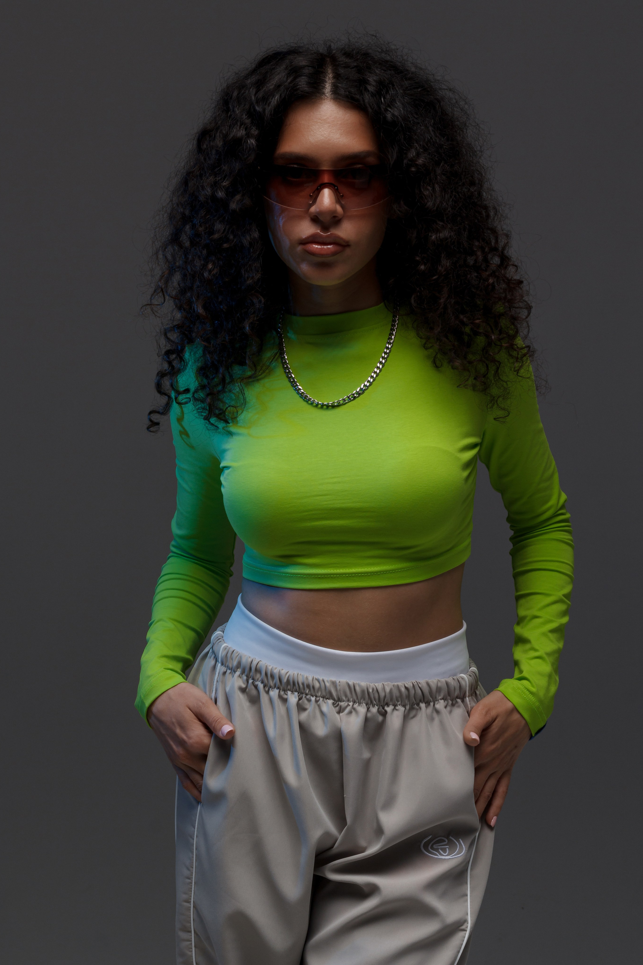 Лонгслив — Элана. Фото для маркетплейсов в самых сочных локациях города Сочи