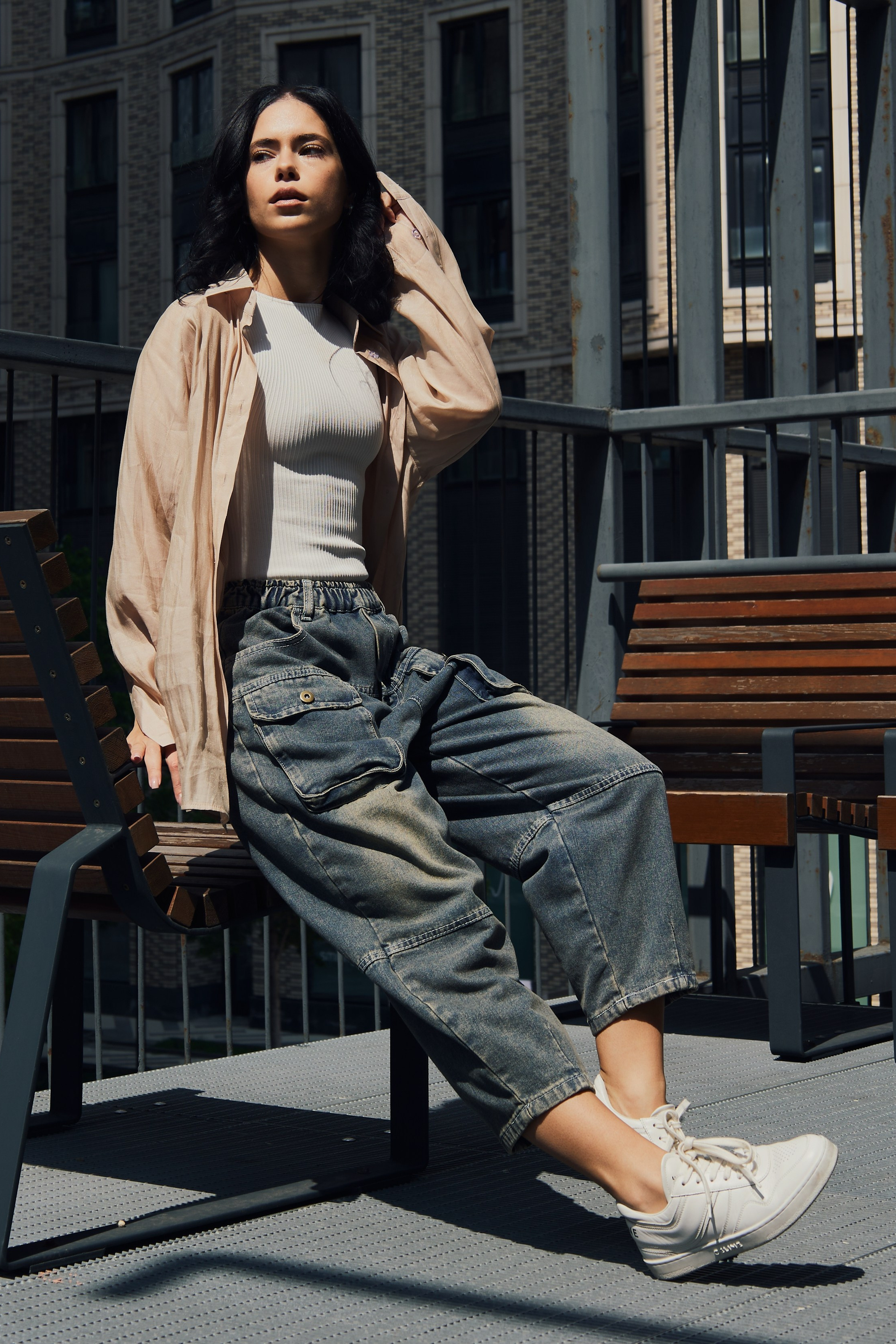 Джинсы. Стрит съемки для маркетплейсов в Сочи | ИИ контент | fashionprod