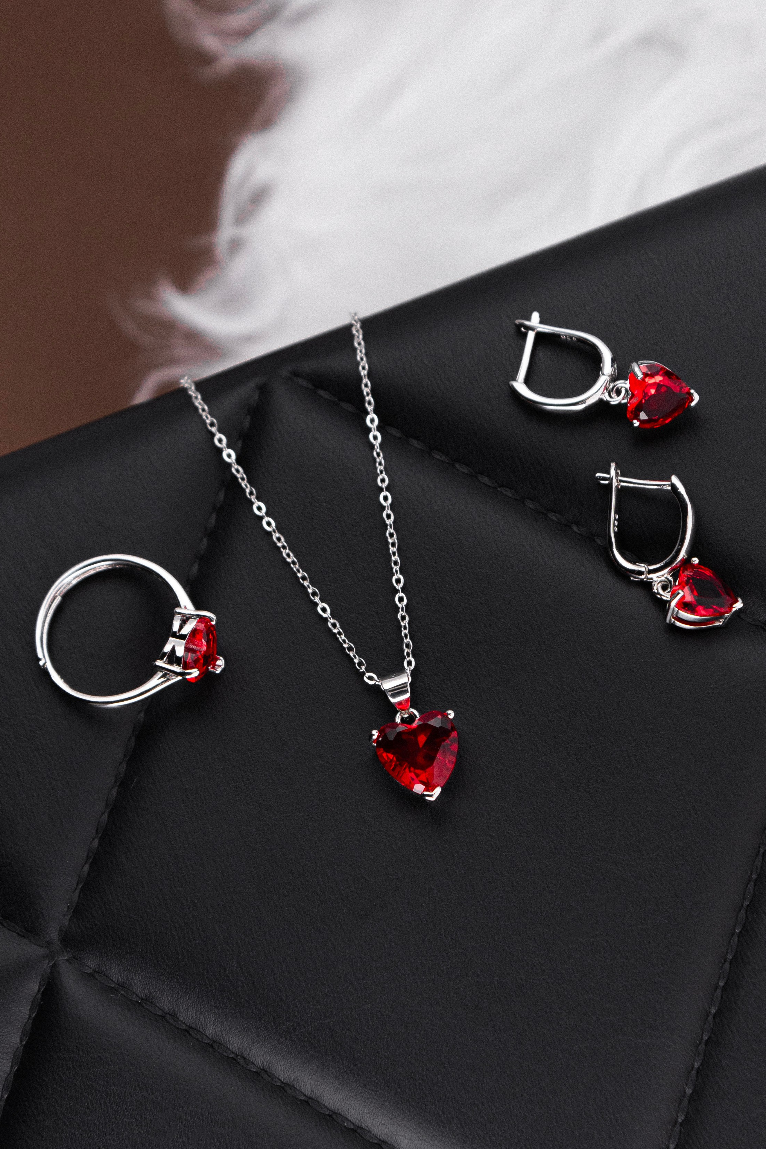 Бижутерия. Фото для маркетплейсов в самых сочных локациях города Сочи