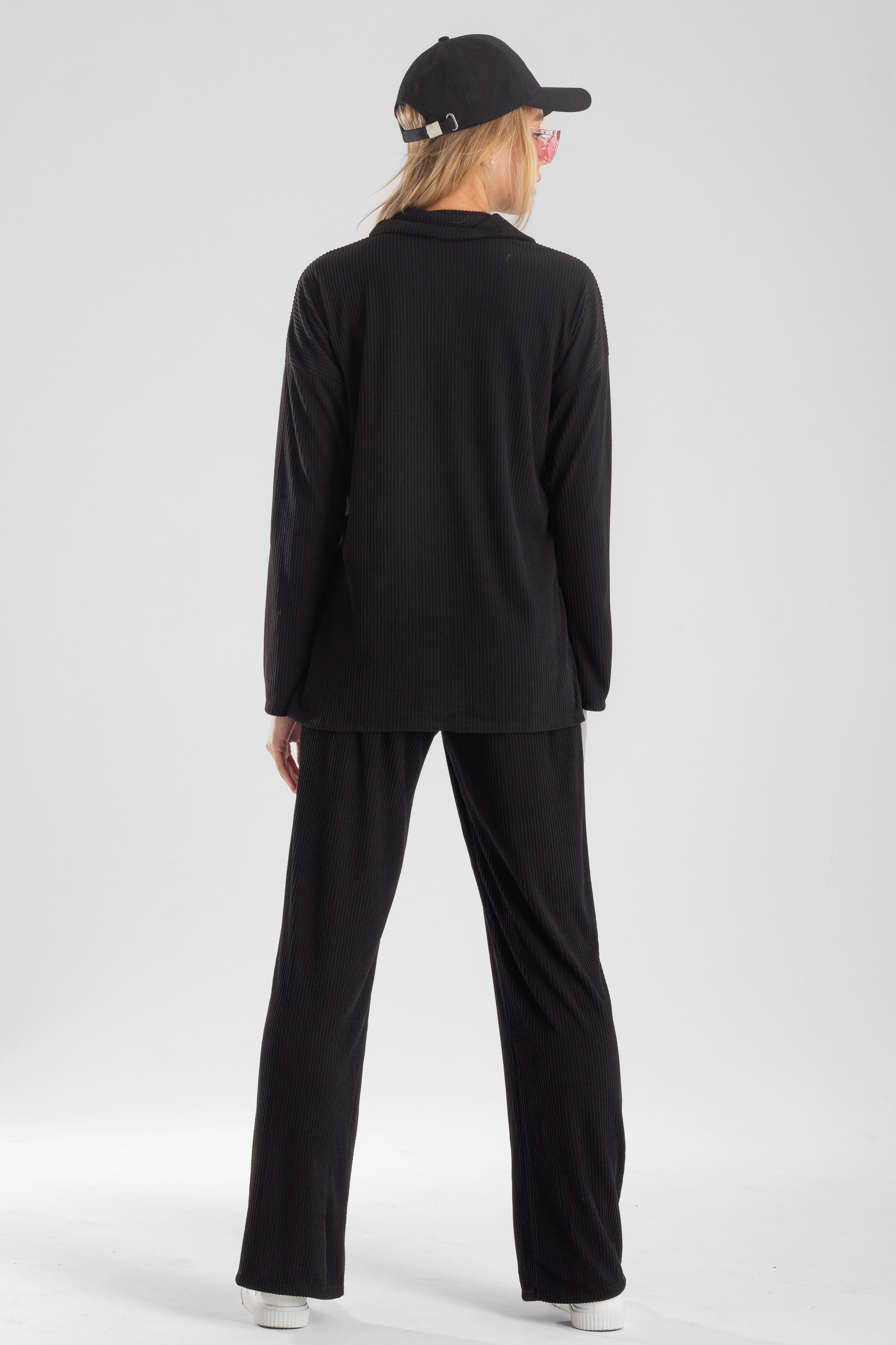 Костюм — Лиза В. Фото для маркетплейсов в самых сочных локациях города Сочи